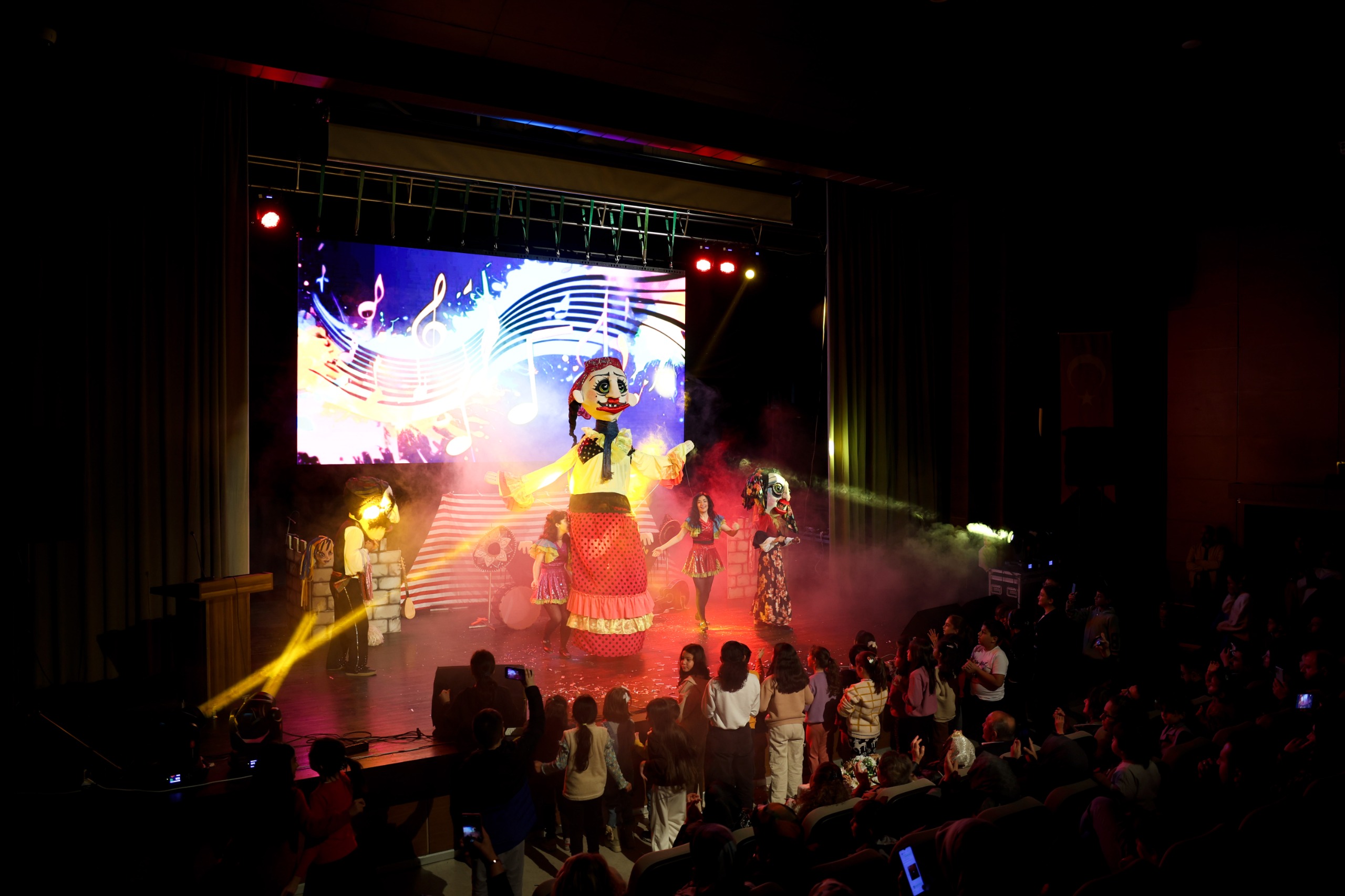 Cumhuriyet Coşkusu Taşköprü'de Yaşandı Sahnenin Büyüsüne Kapıldılar! 12