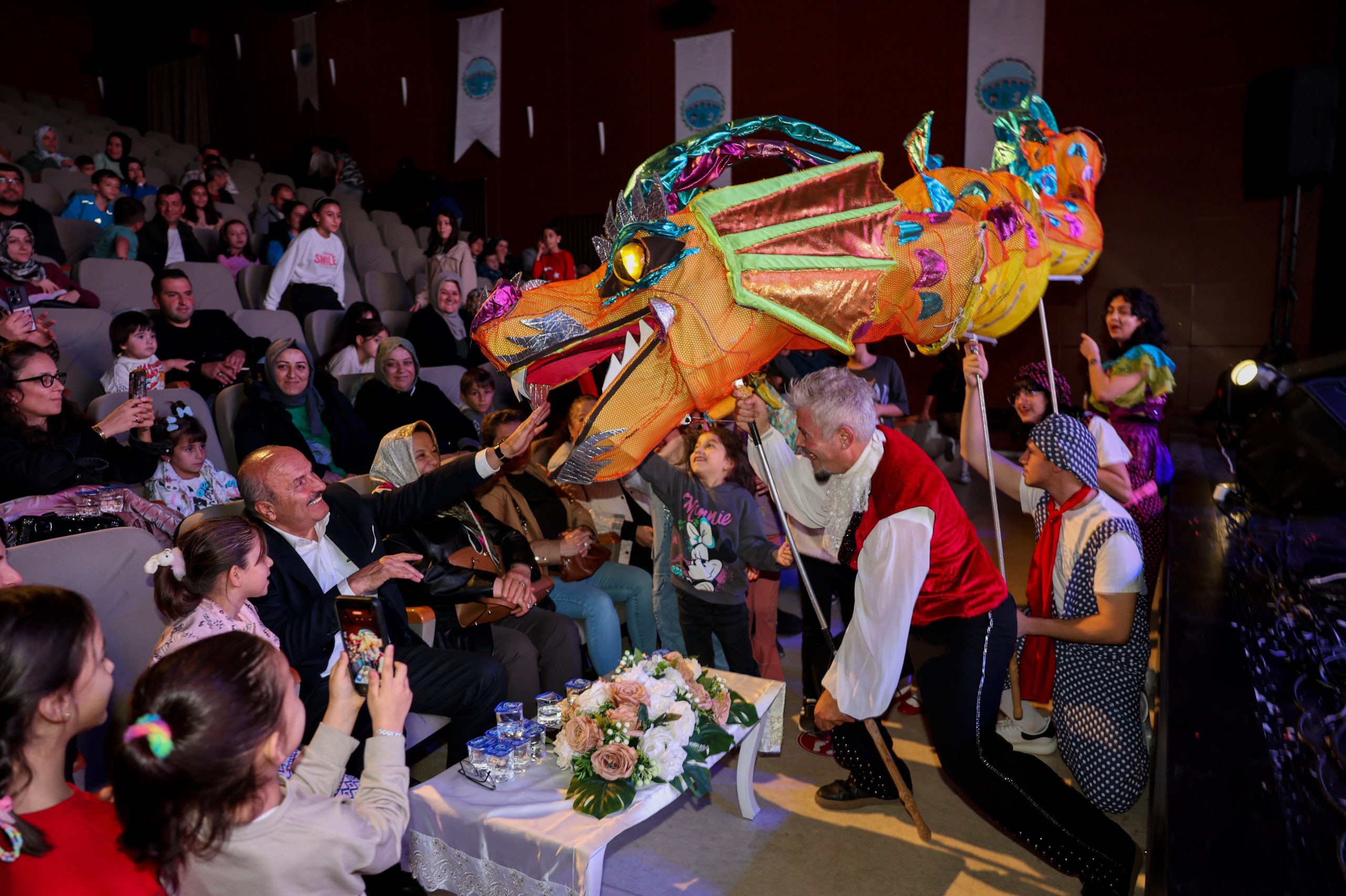 Cumhuriyet Coşkusu Taşköprü'de Yaşandı Sahnenin Büyüsüne Kapıldılar! 18