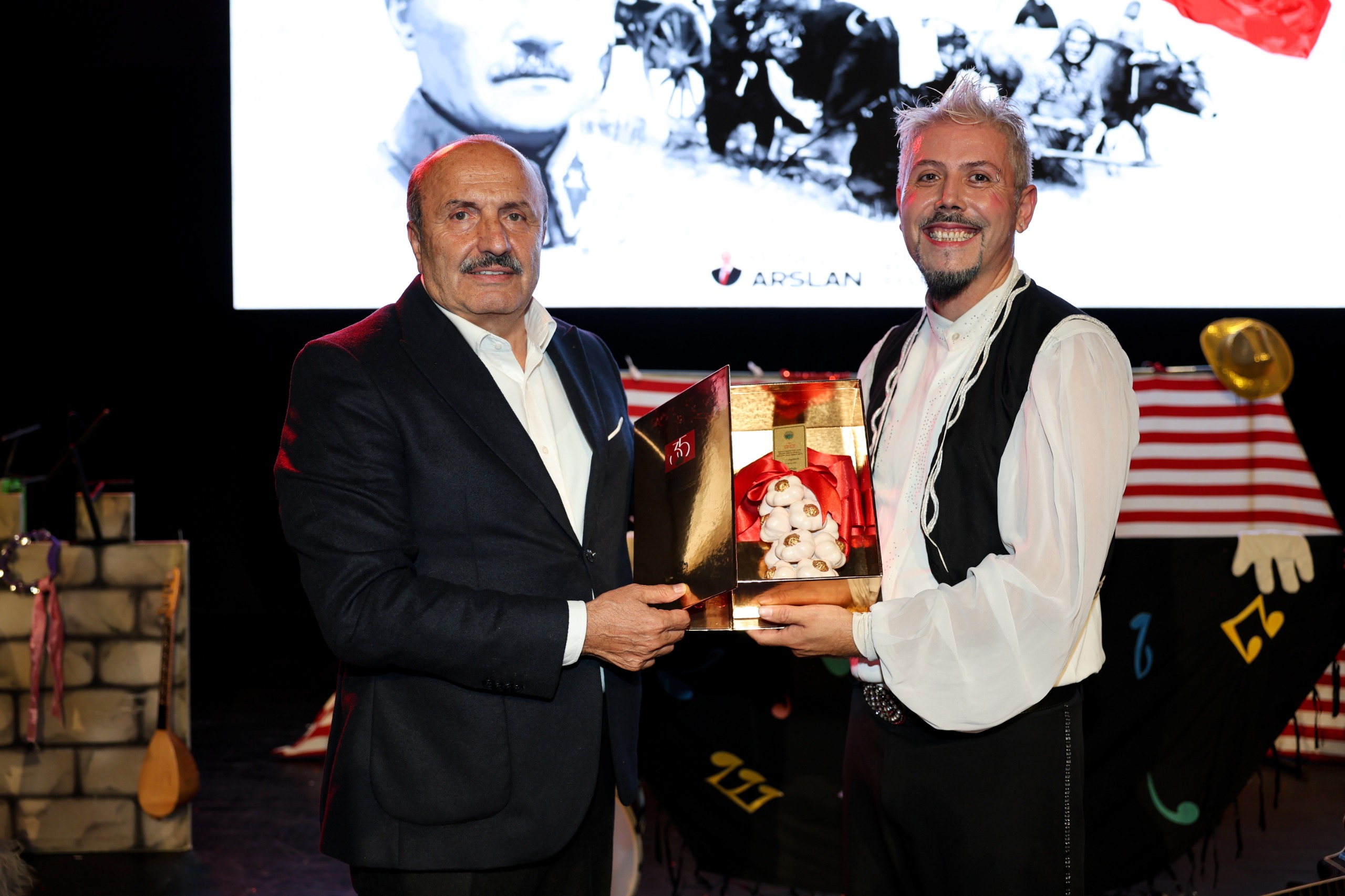 Cumhuriyet Coşkusu Taşköprü'de Yaşandı Sahnenin Büyüsüne Kapıldılar! 3