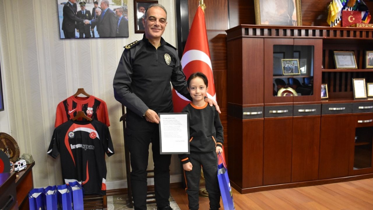 Cumhuriyet’in 102. Yılında Kastamonulu Öğrencilere Emniyet Müdüründen Ödül (3)