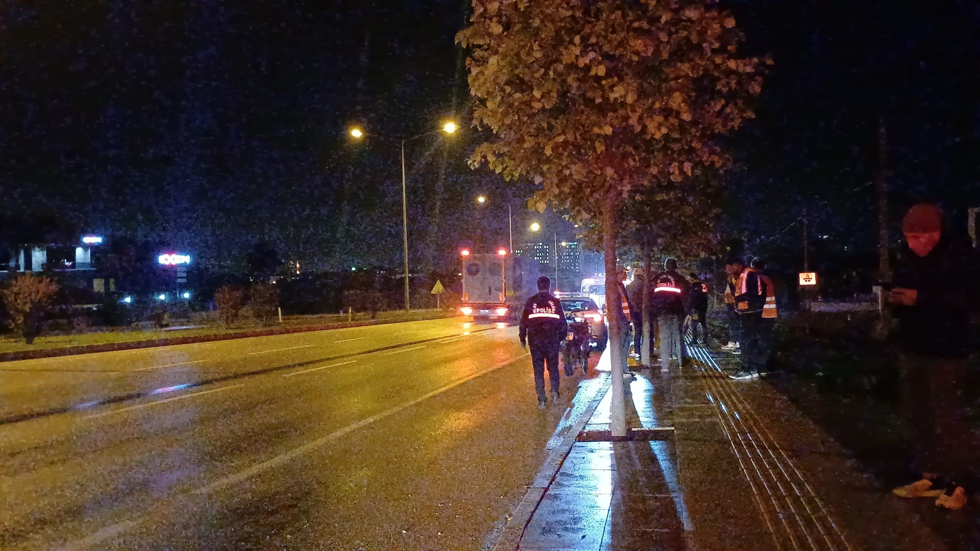 Demir Bariyerlere Çarptı, Feci Kazada 22 Yaşındaki Genç Öldü