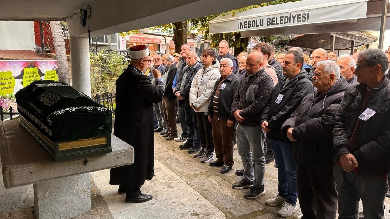 Emektar Şoför Kastamonu’da Son Yolculuğuna Uğurlandı (2)