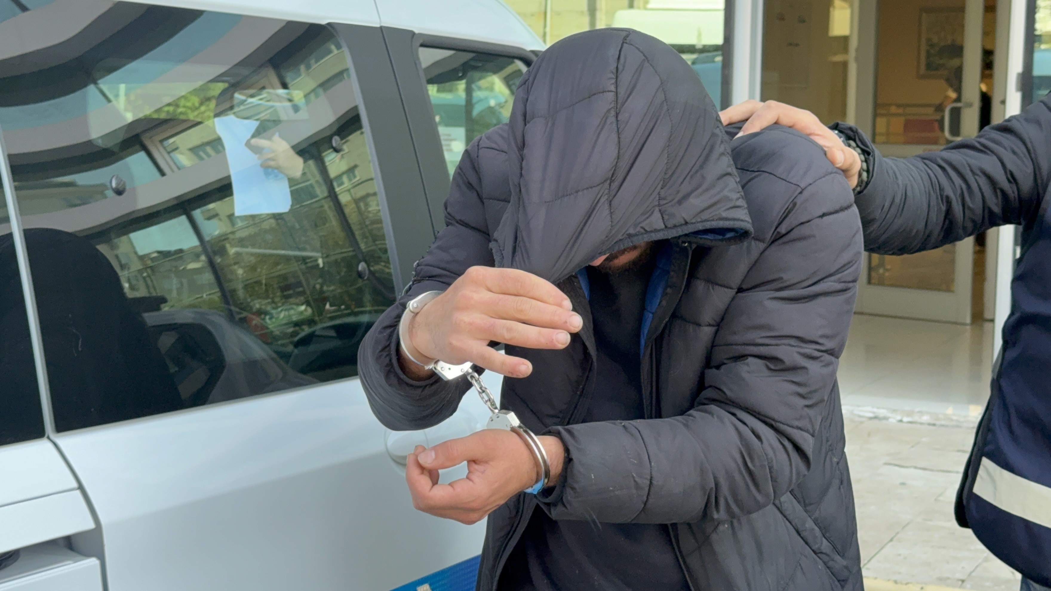 Eşinin Kaburgalarını Kırmıştı, Tutuklandı! 22