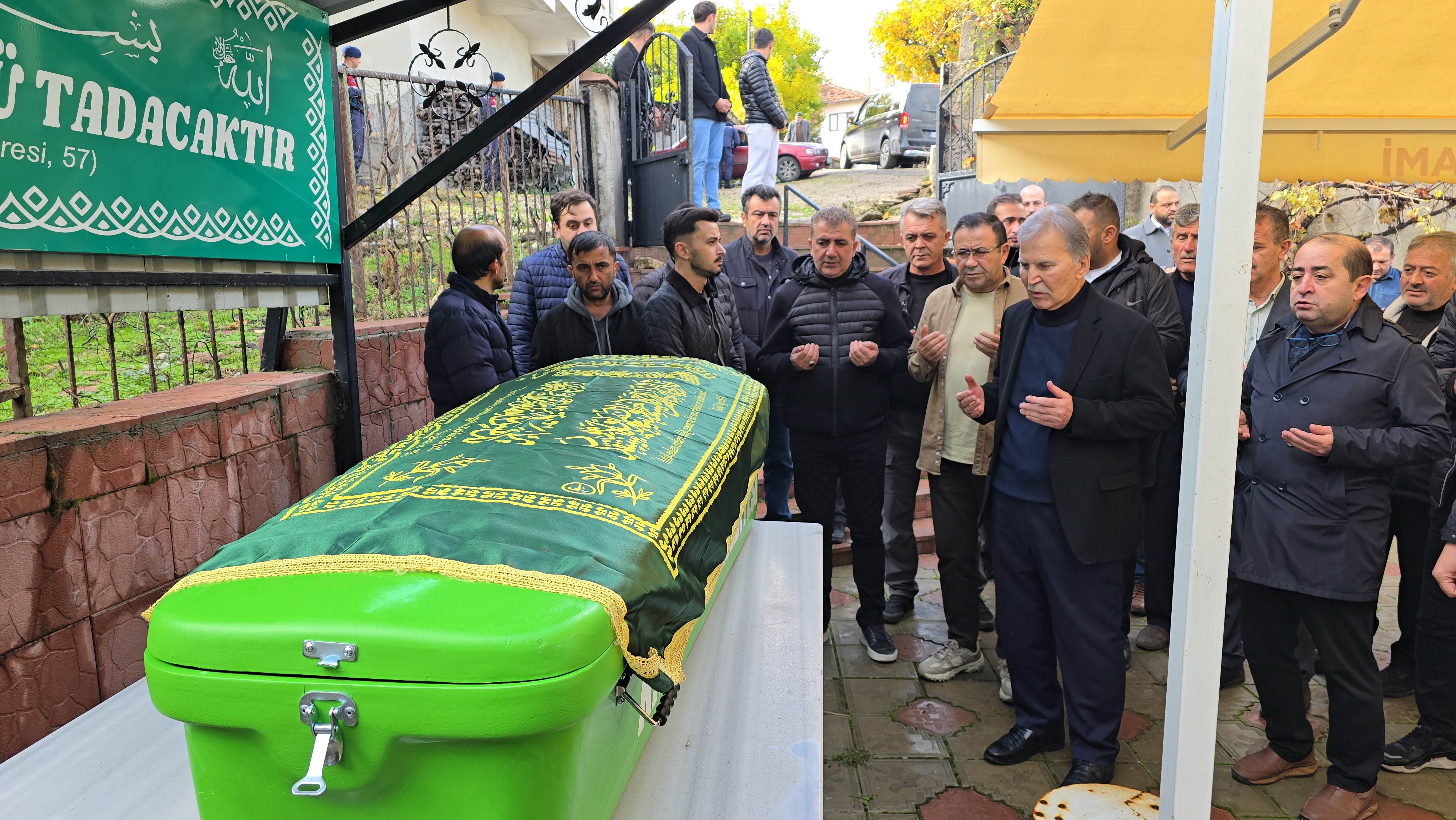 Eski Tbmm Başkanı'nın Babası Vefat Etmişti, Toprağa Verildi! 22