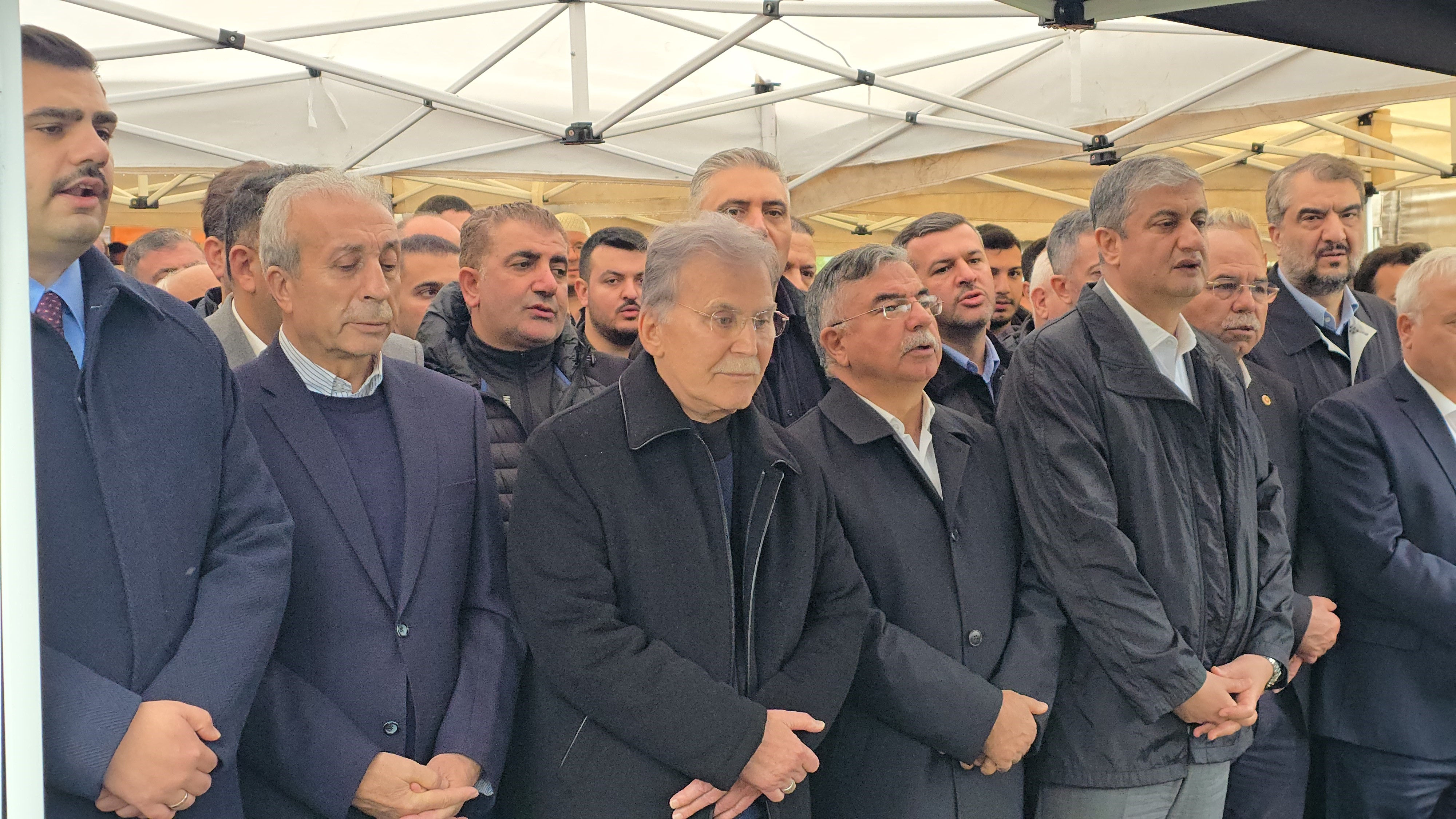 Eski Tbmm Başkanı'nın Babası Vefat Etmişti, Toprağa Verildi! 4