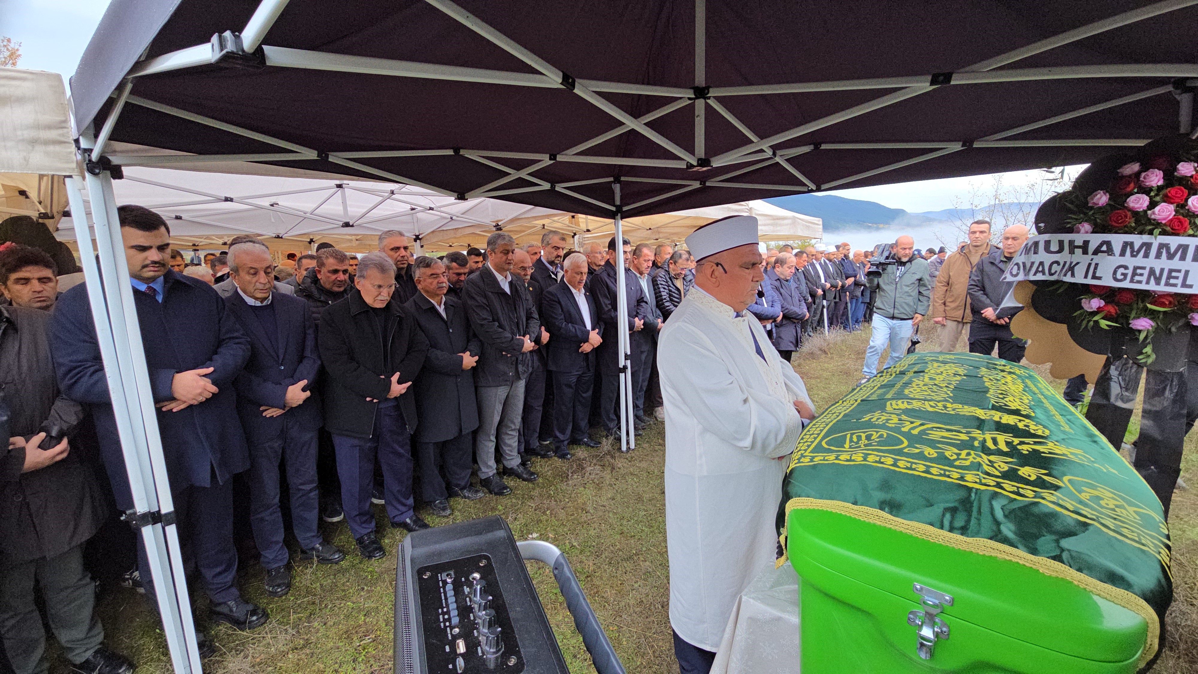 Eski Tbmm Başkanı'nın Babası Vefat Etmişti, Toprağa Verildi!