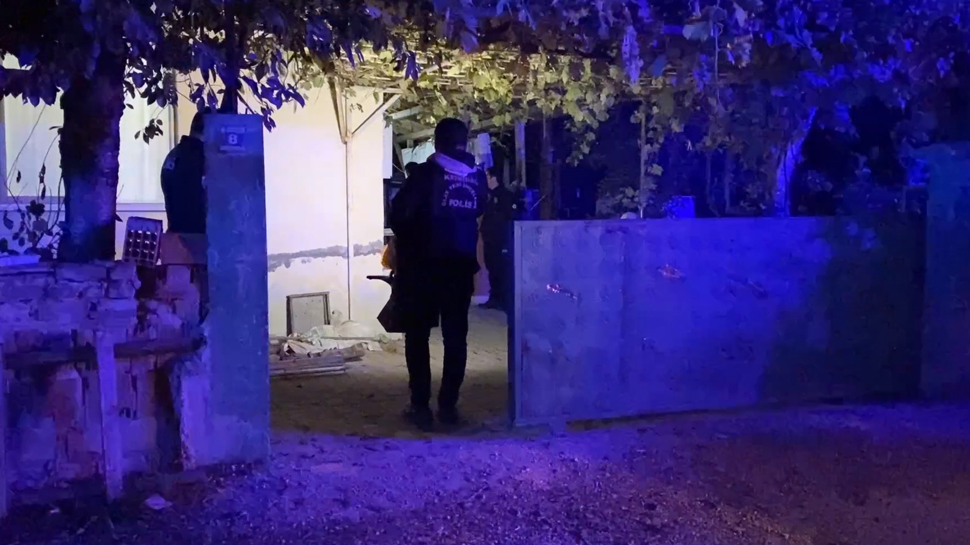 Feci Olay! Babasını Öldürüp Kaçtı Polis Operasyonuyla Yakalandı! 2