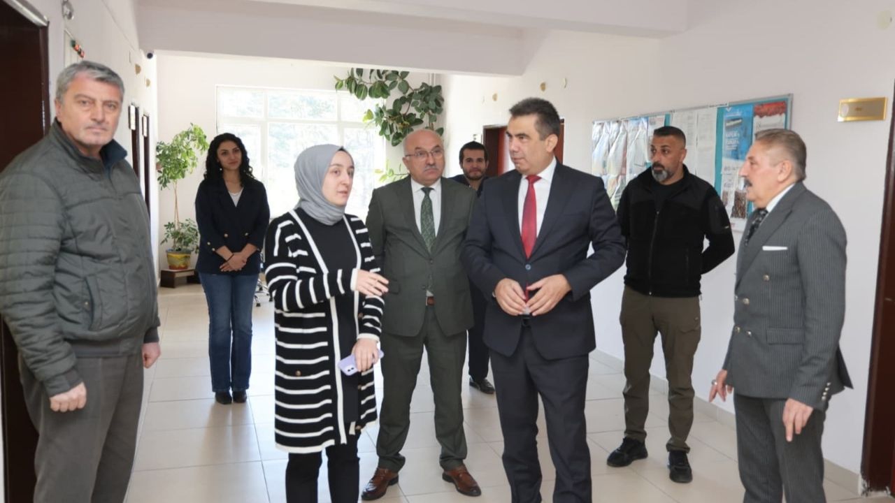 İl Müdürü Pınarbaşı’nda Eğitim Çalışmaları Yerinde İncelendi (3)