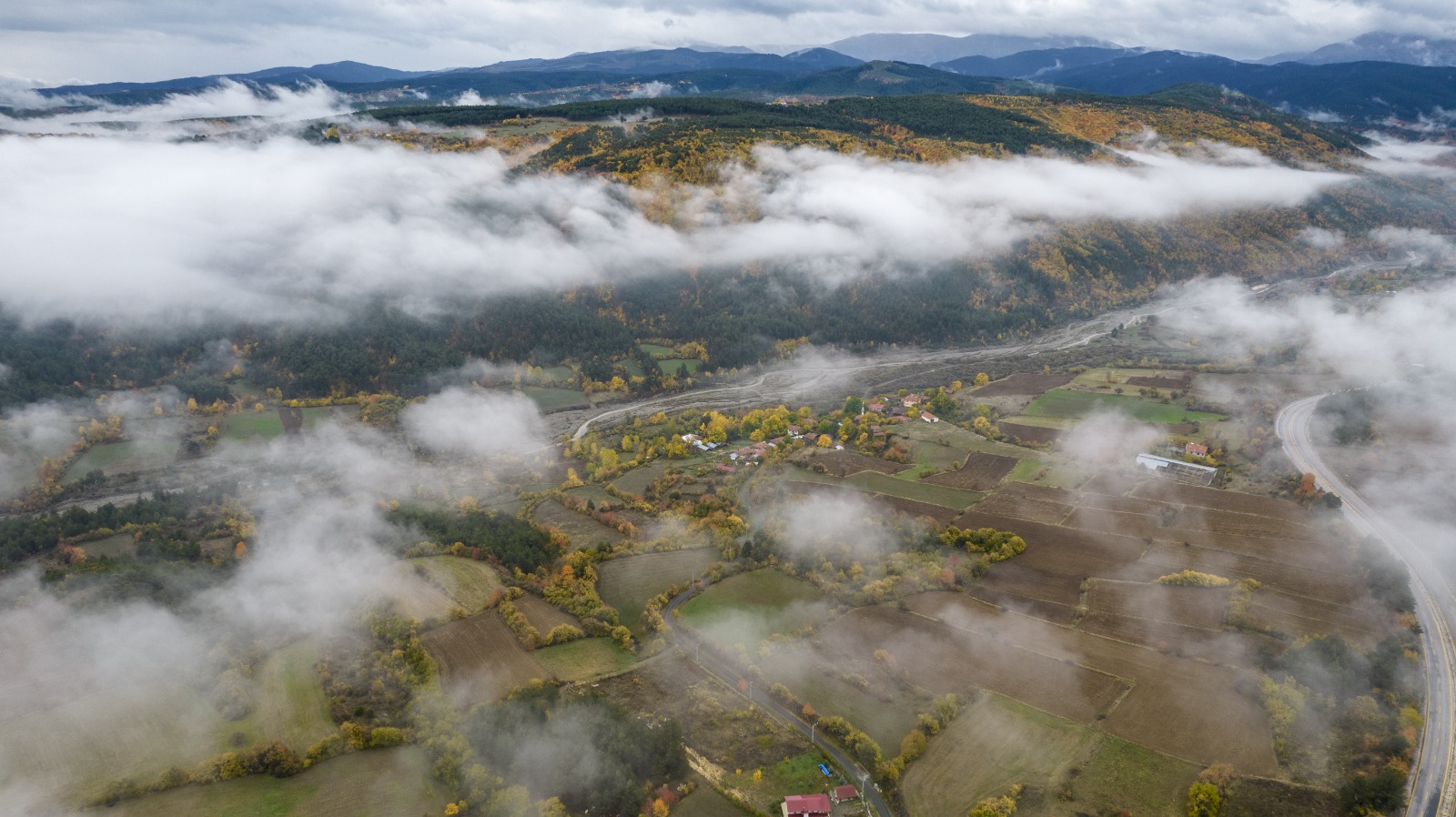 Ilgaz Dağı'nda Büyüleyici Manzaralar Oluştu 3