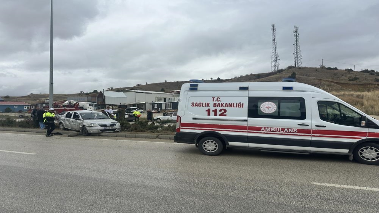 Kastamonu Da Feci Kaza Baba Oğul Yaralandı (2)