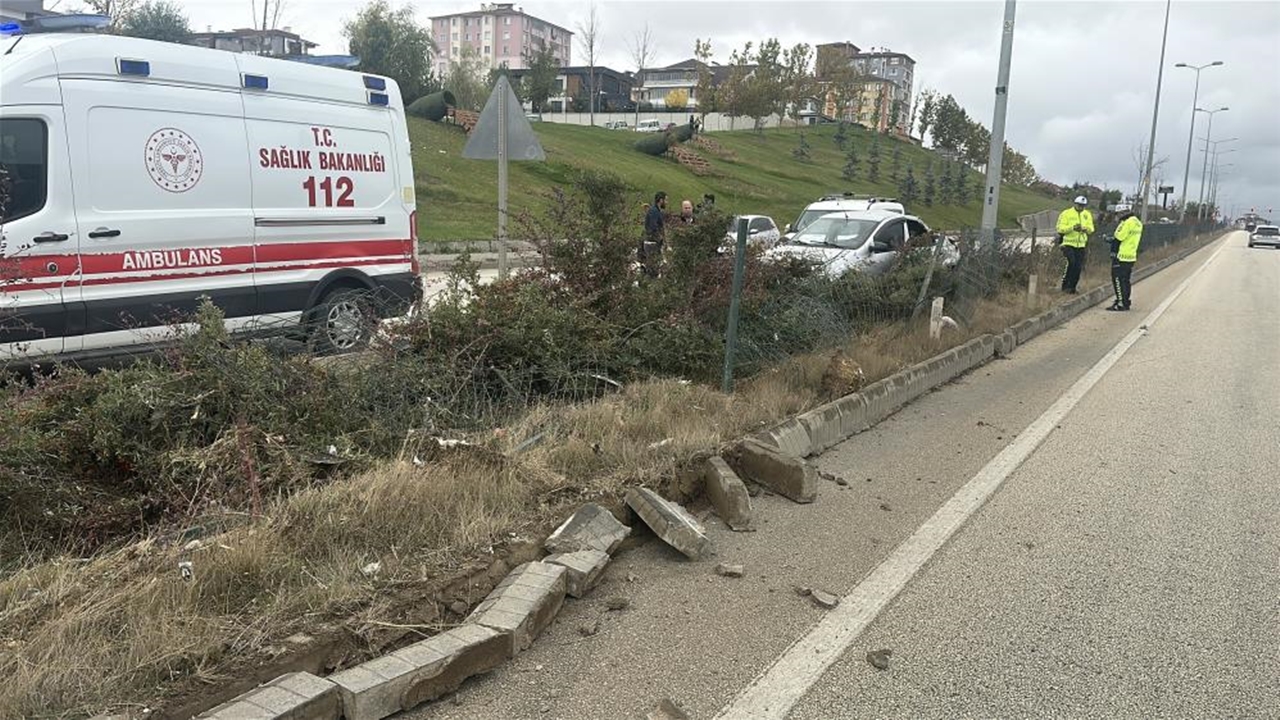 Kastamonu Da Feci Kaza Baba Oğul Yaralandı (5)
