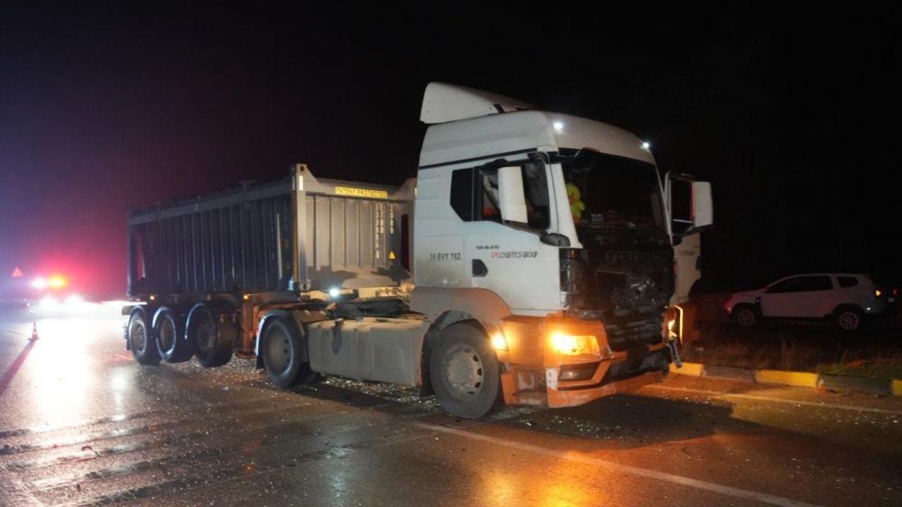Kastamonu Gelindağı’nda Zincirleme Kaza Feci Kazada Tofaş Hurda Yığınına Döndü! (3)