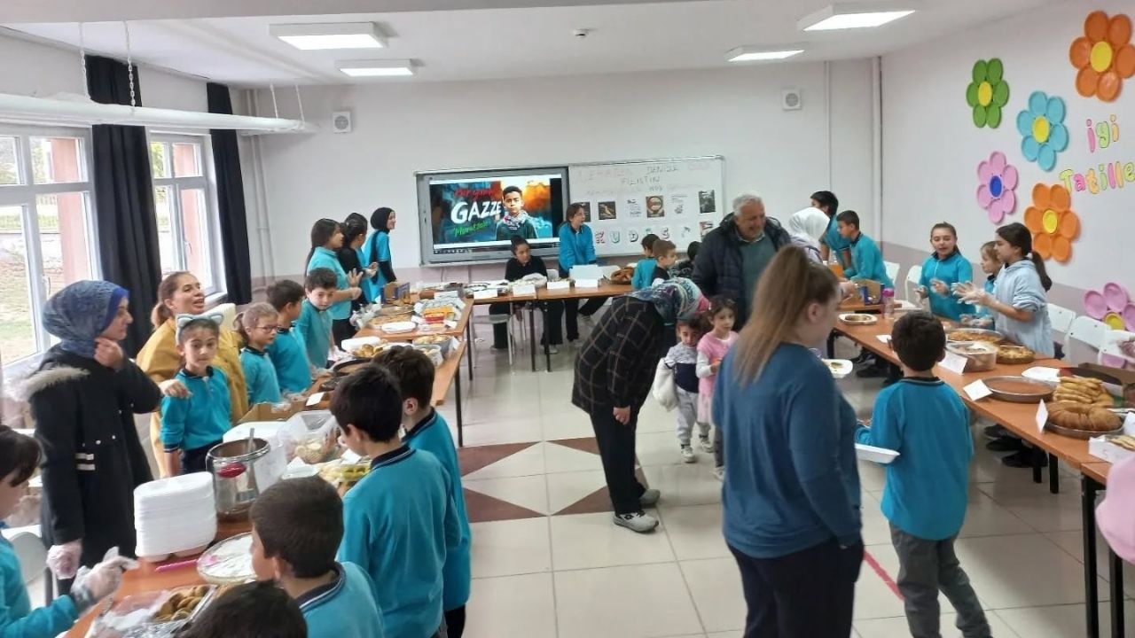Kastamonu Öğrencileri Gazze’ye Destek İçin Buluştu (4)