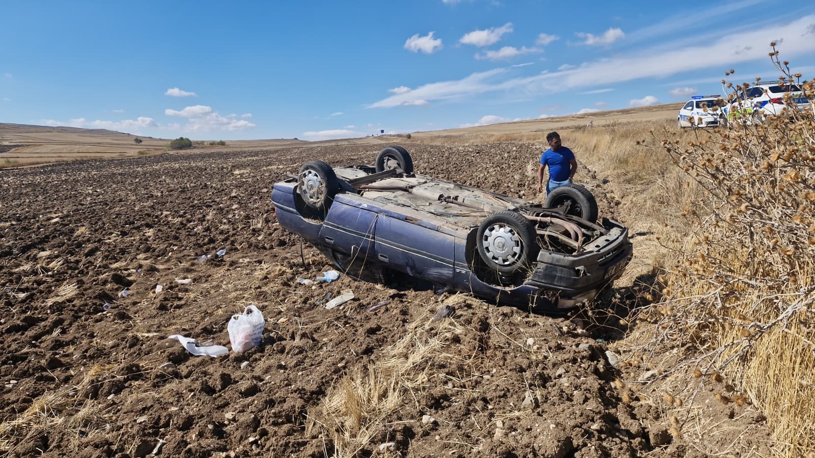 Kastamonu Plakalı Otomobil Tarlaya Uçtu Feci Kazada 4 Kişi Yaralandı 3