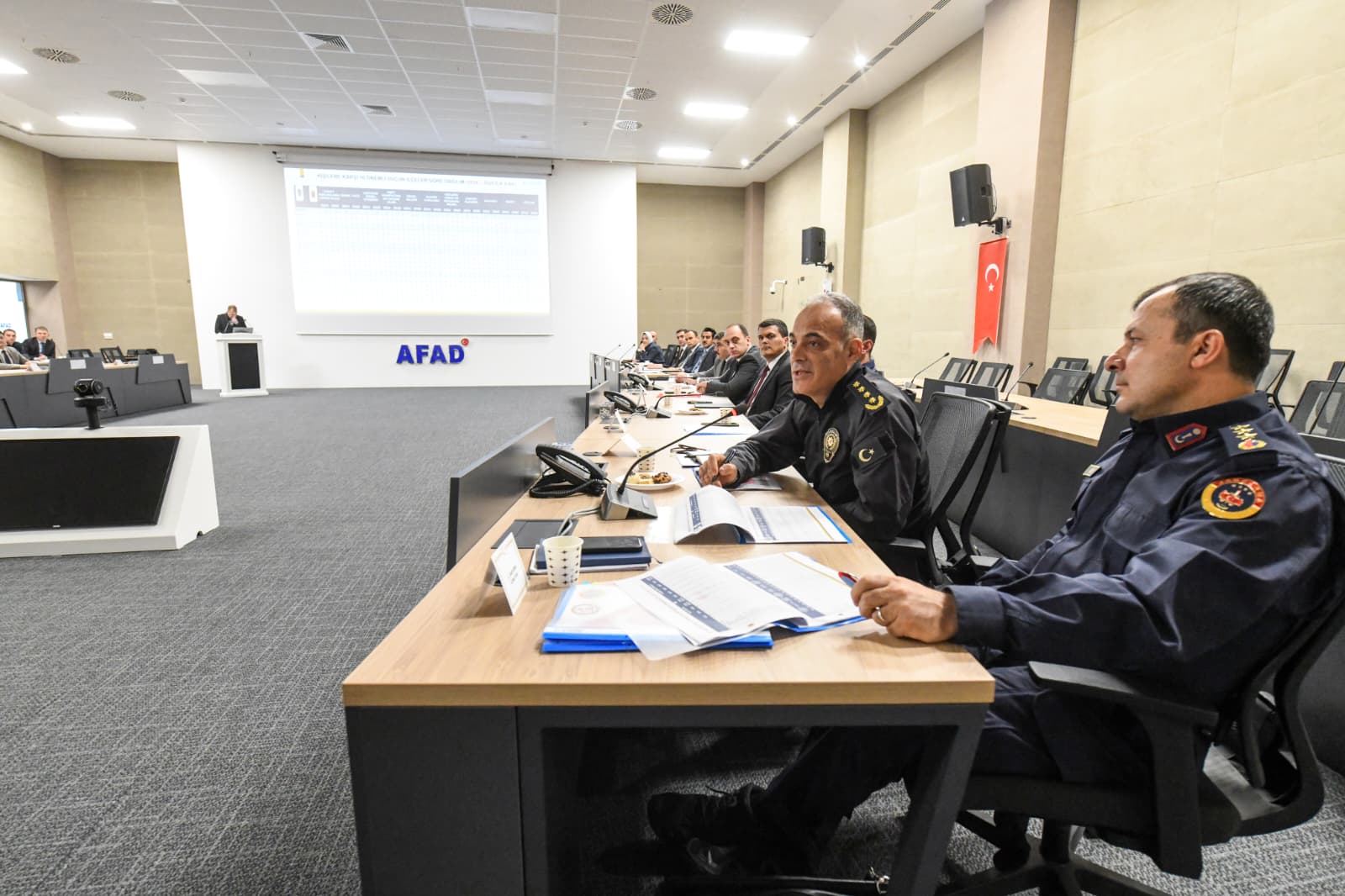 Kastamonu Valisi Dallı Yalnız Yaşayan Yaşlılara Dikkat Çekti!