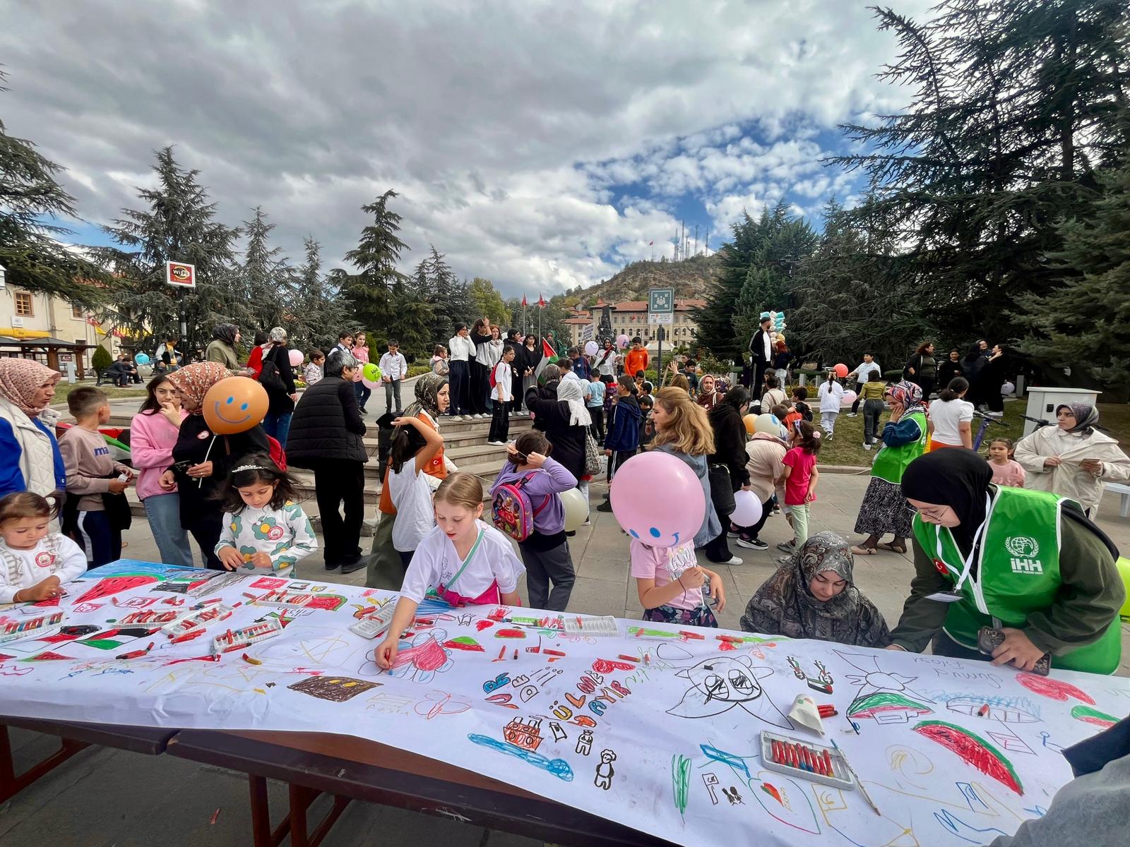Kastamonu Ve Amasya'da 'Filistinli Çocuklar Için Çiz' Etkinliği Yapıldı 1