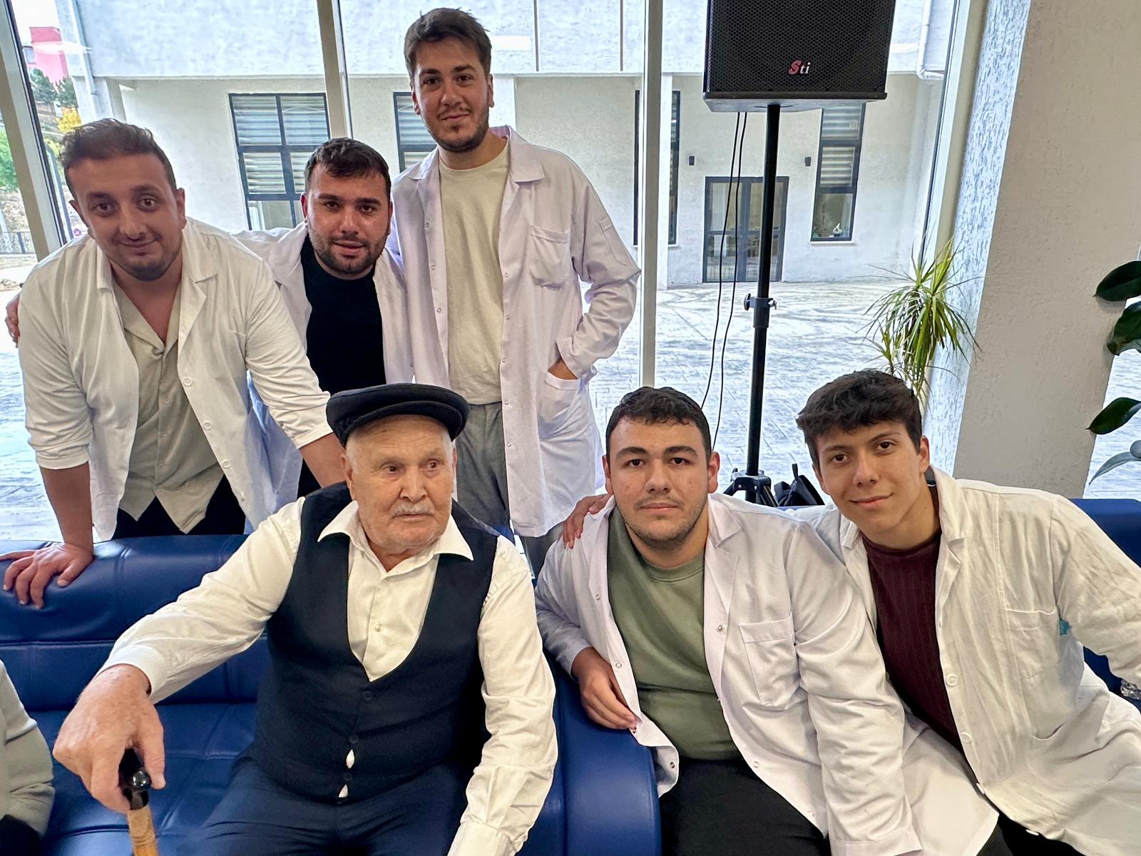 Kastamonu’da 'Dünya Ve Türkiye Yaşlı Projeksiyonu' Paneli Düzenlendi 18
