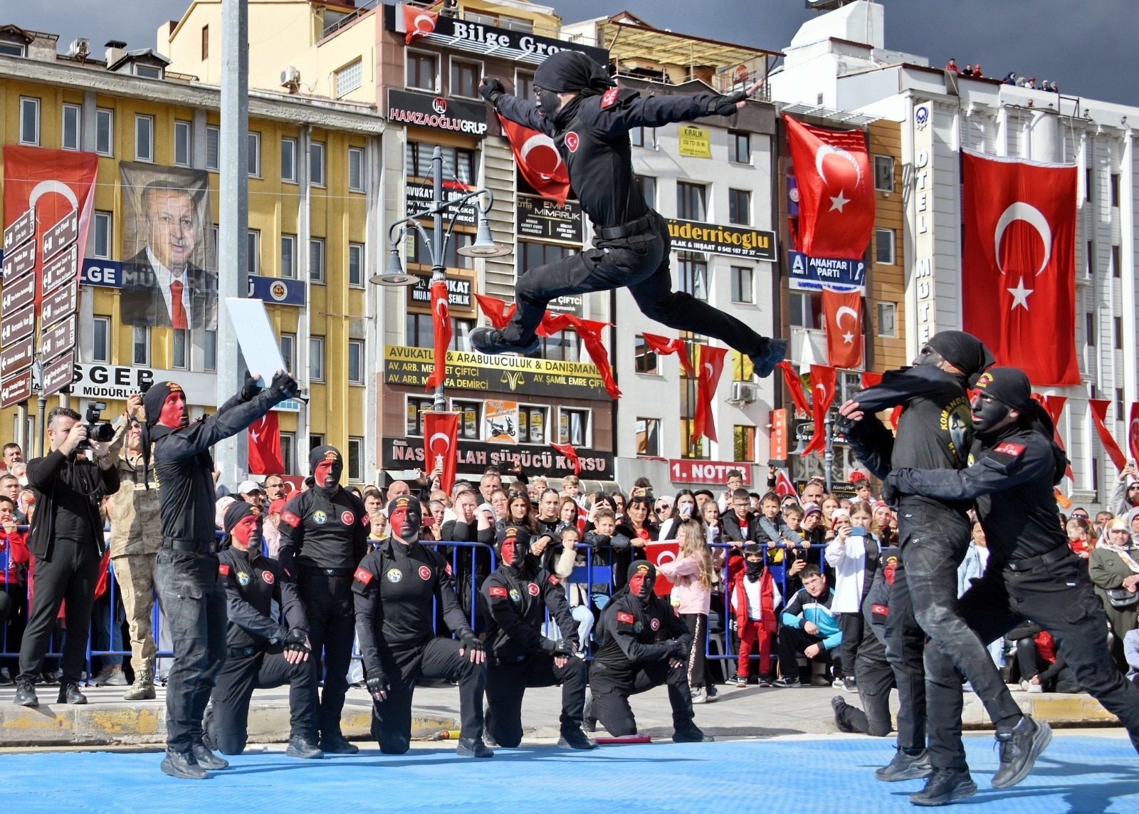 Kastamonu'da Komandoların Dövüş Sanatları Gösterisi Nefes Kesti!
