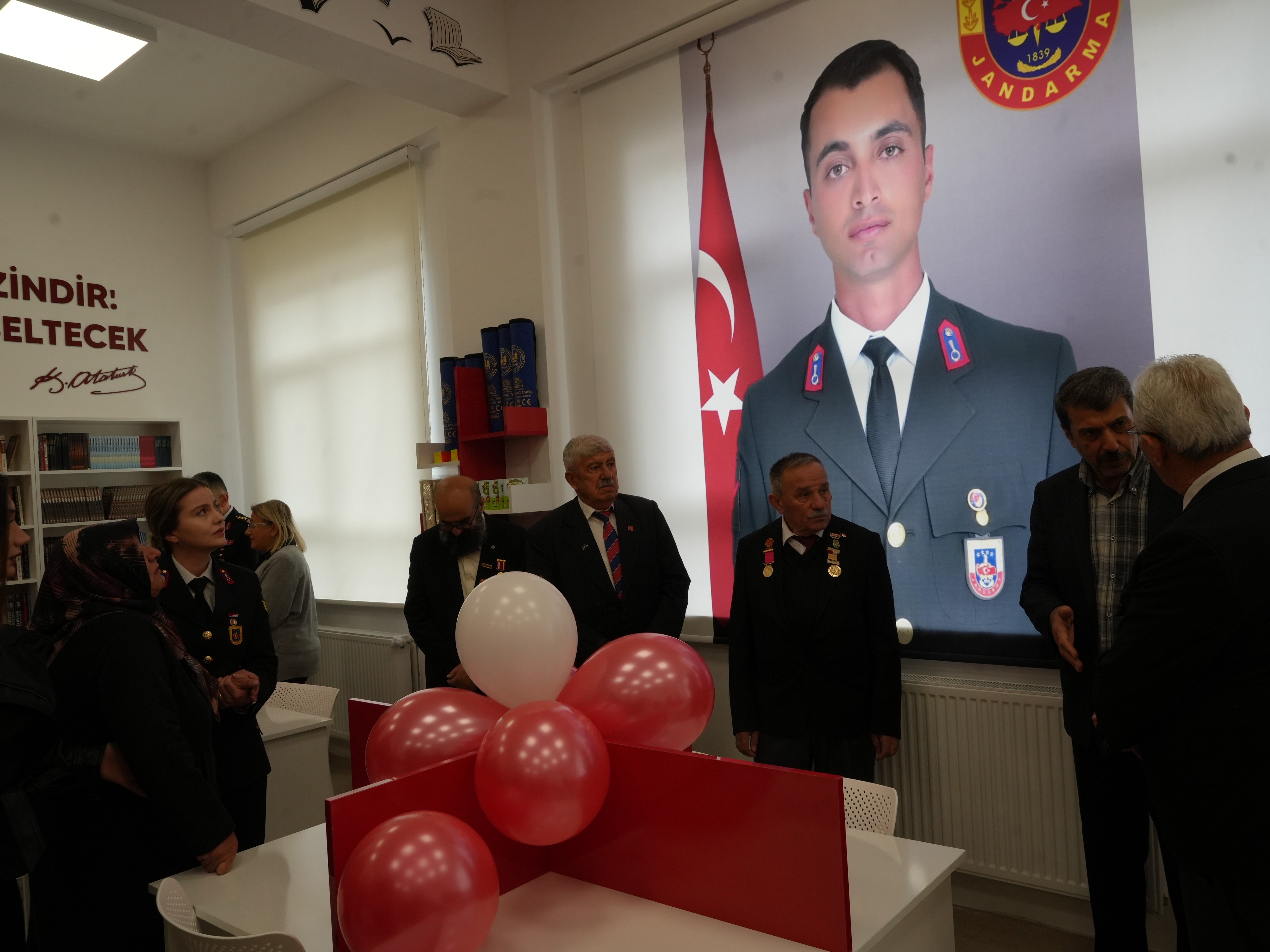 Kastamonu'da Kütüphaneye Ismi Verilen Askerin Annesi Gözyaşı Döktü 22