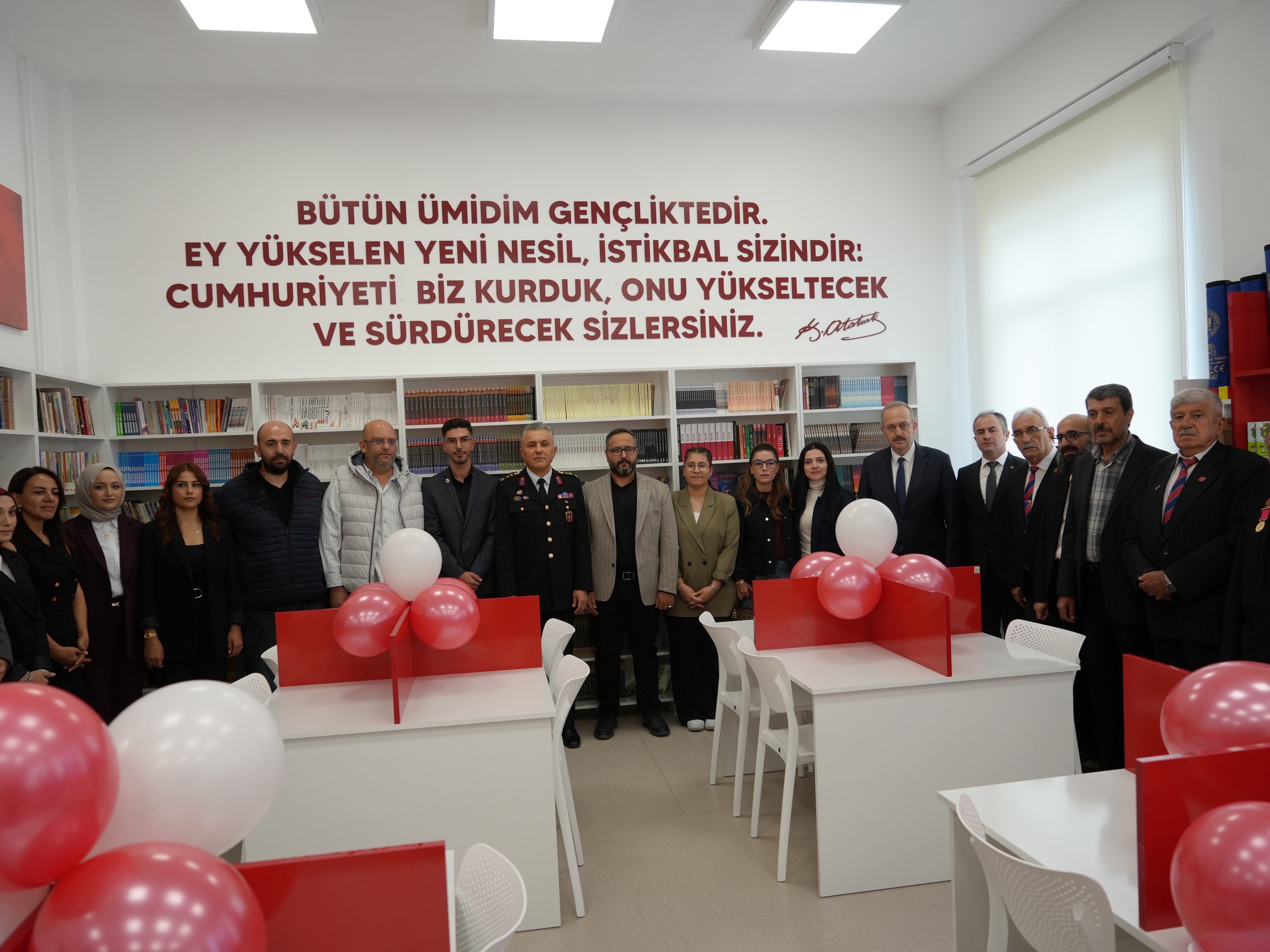 Kastamonu'da Kütüphaneye Ismi Verilen Askerin Annesi Gözyaşı Döktü 8