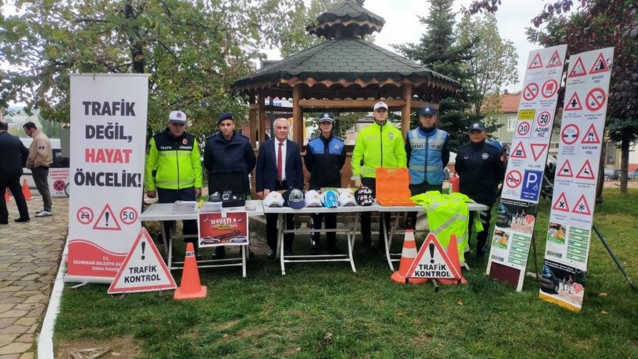 Kastamonu’da Miniklere Uygulamalı Trafik Eğitimi Başladı (3)