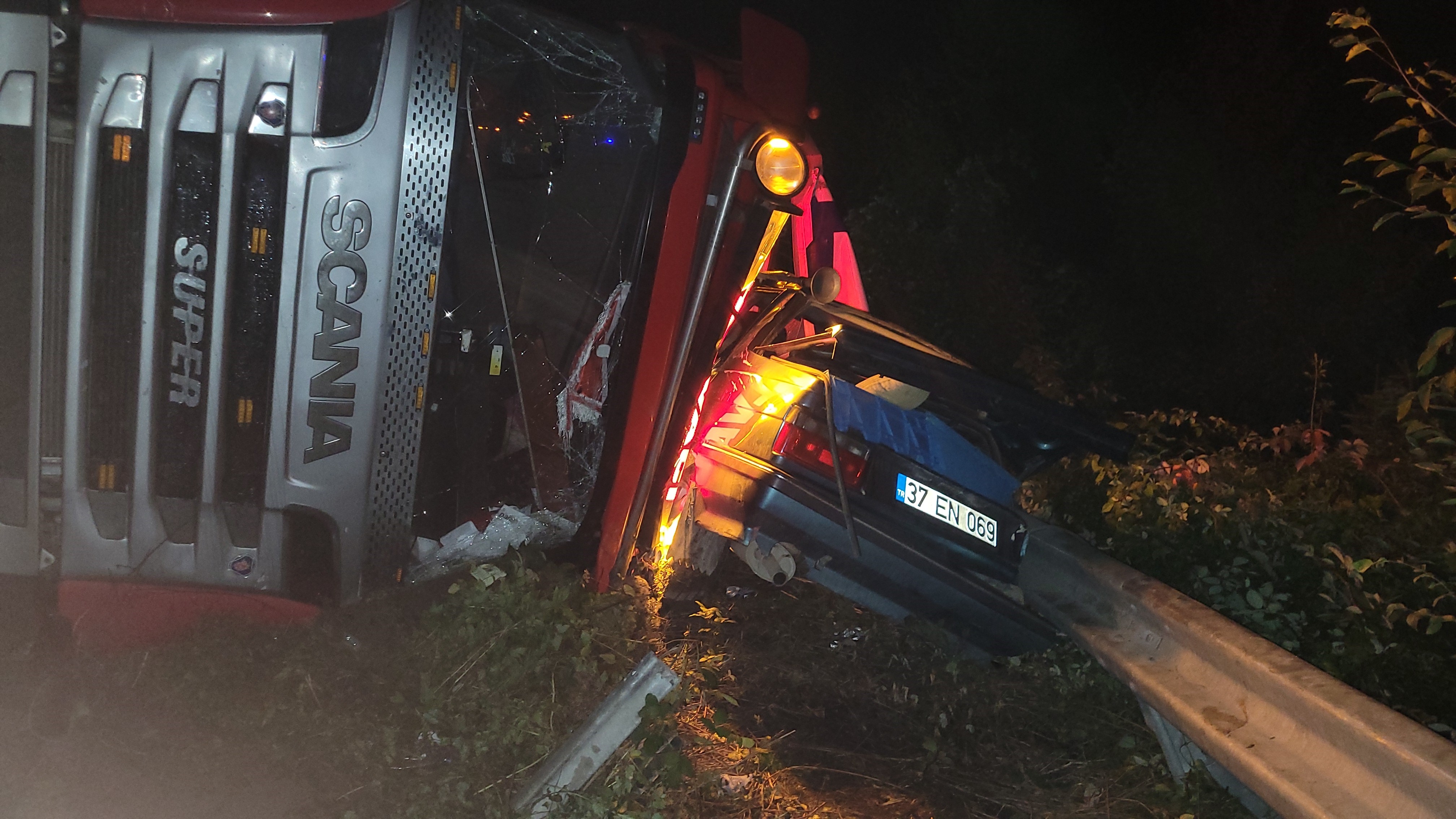 Kastamonu'da Otomobilin Üzerine Devrildi 2 Yaralı Var! 22