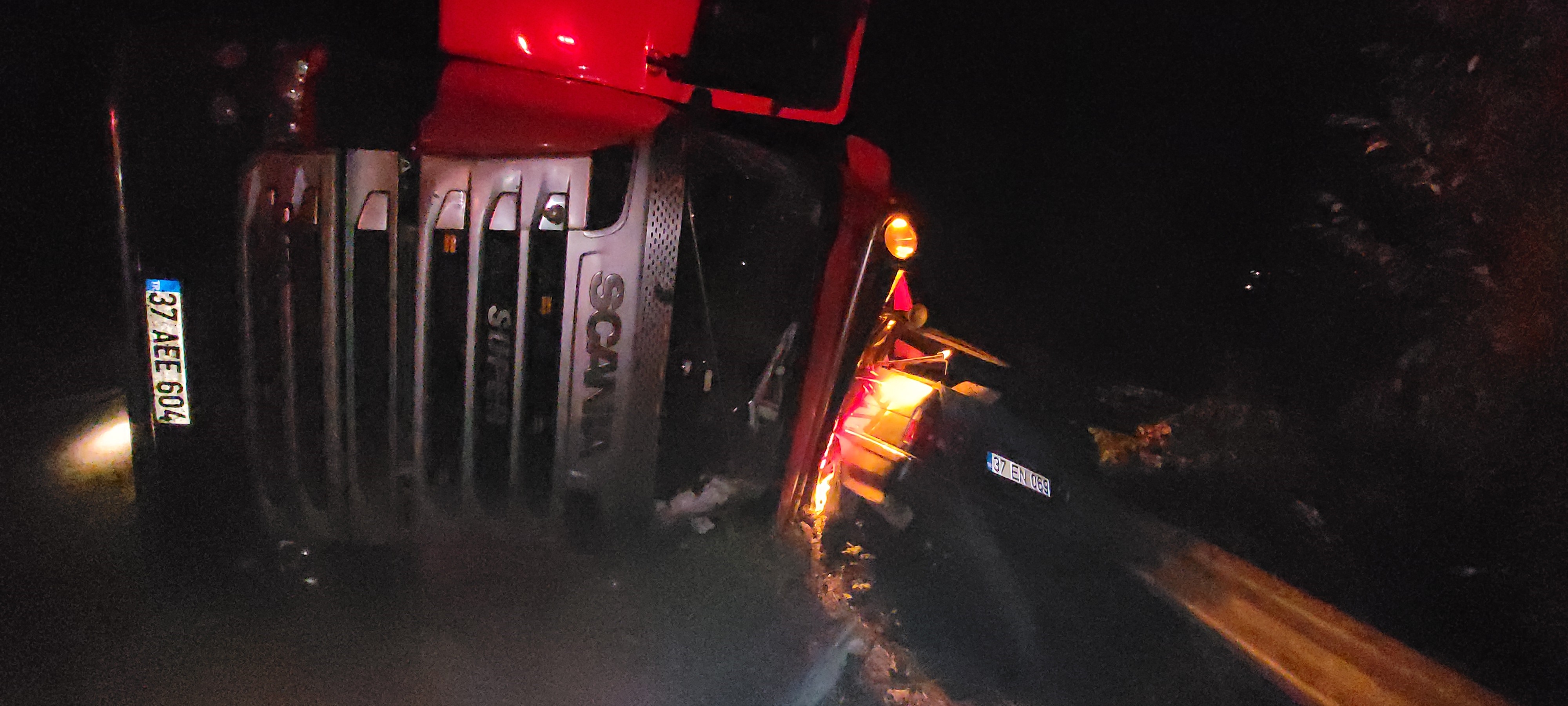 Kastamonu'da Otomobilin Üzerine Devrildi 2 Yaralı Var! 5