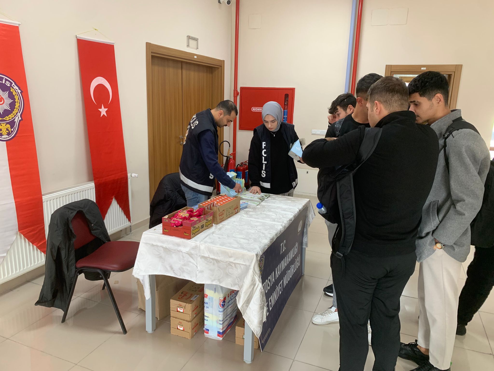 Kastamonu'da Üniversite Öğrencilerini Polis Bilgilendirdi 2