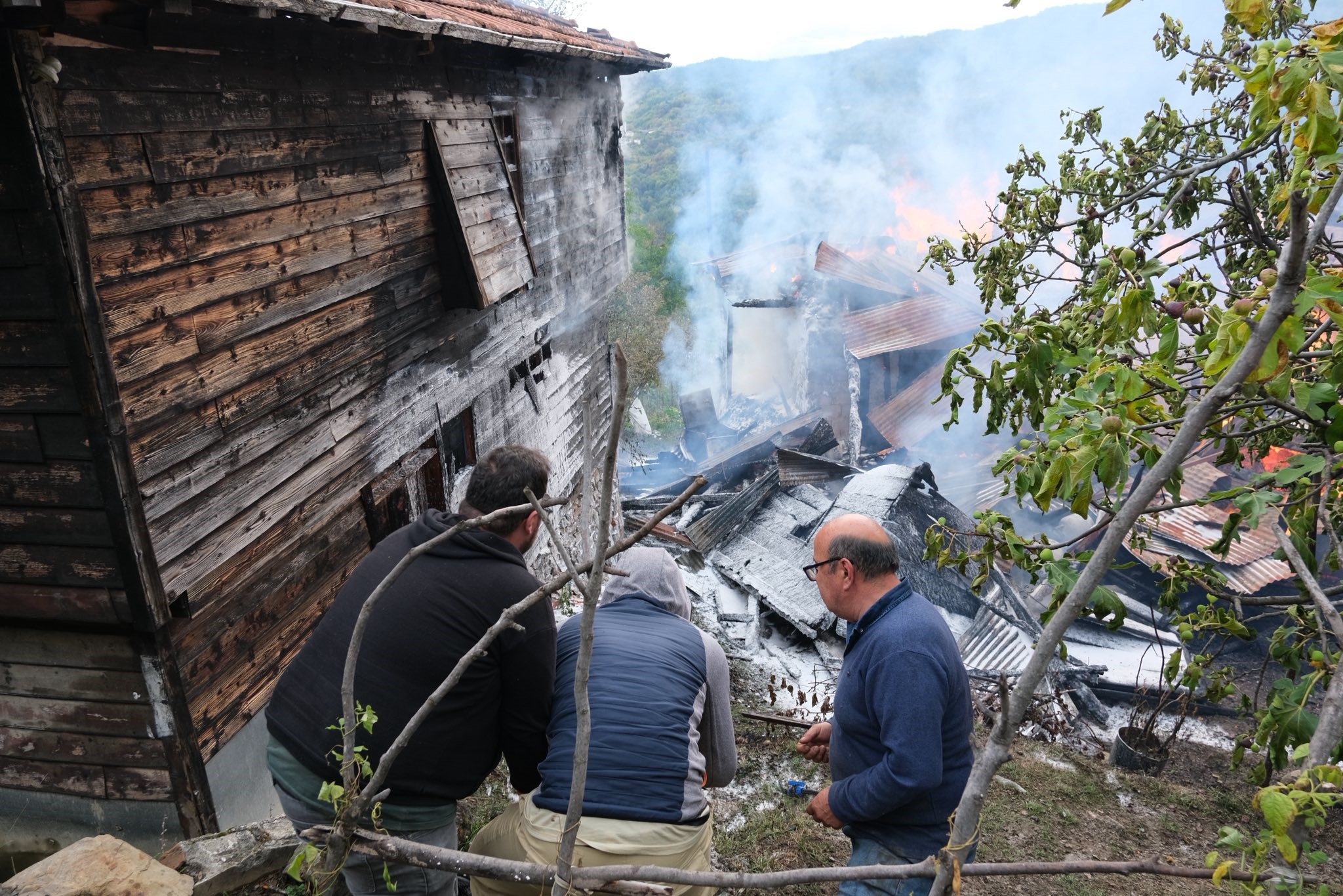 Kastamonu'nun Ilçesinde Ahşap Ev Küle Döndü (Detaylar) 5