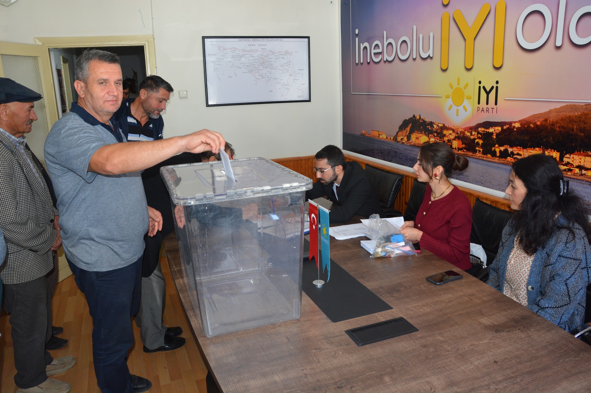 Kastamonu'nun Ilçesinde Başkan Güven Tazeledi