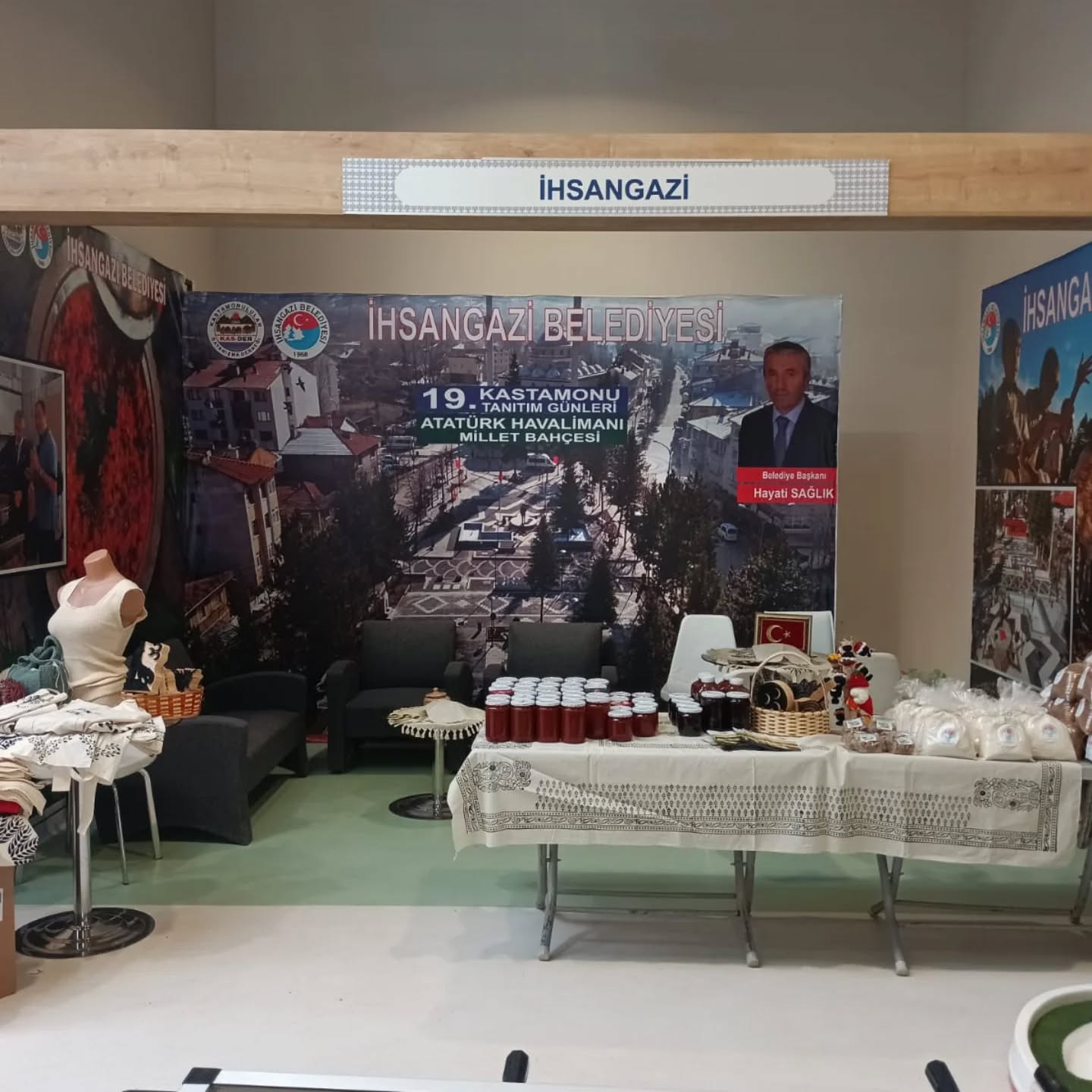 Kastamonu'nun Ilçesinin Standı Yoğun Ilgi Gördü Bakan Tunç Ziyaret Etti 2