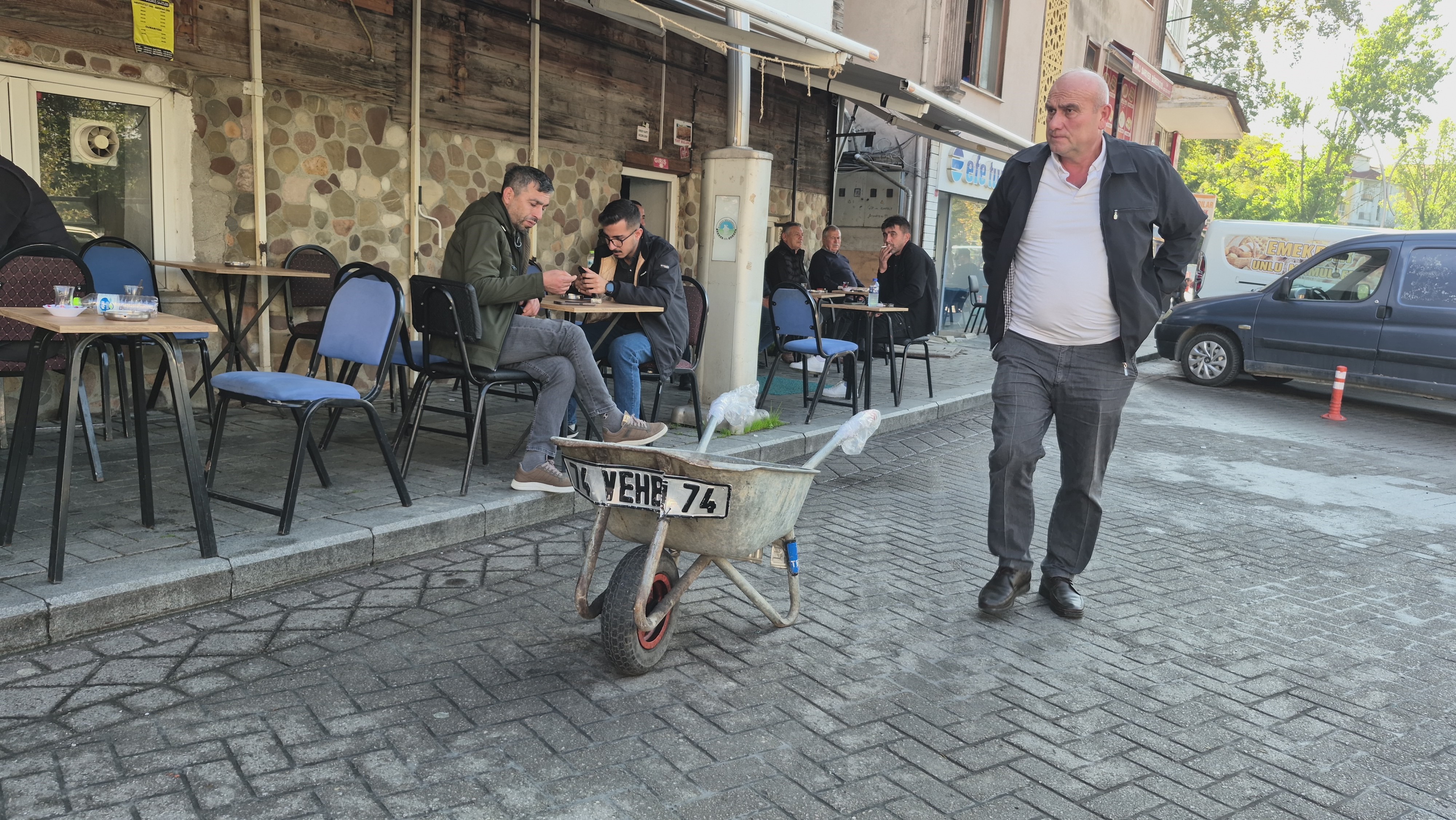 Komşu Ilin Sevilen Siması 45 Yaşında Yaşamını Yitirdi 44