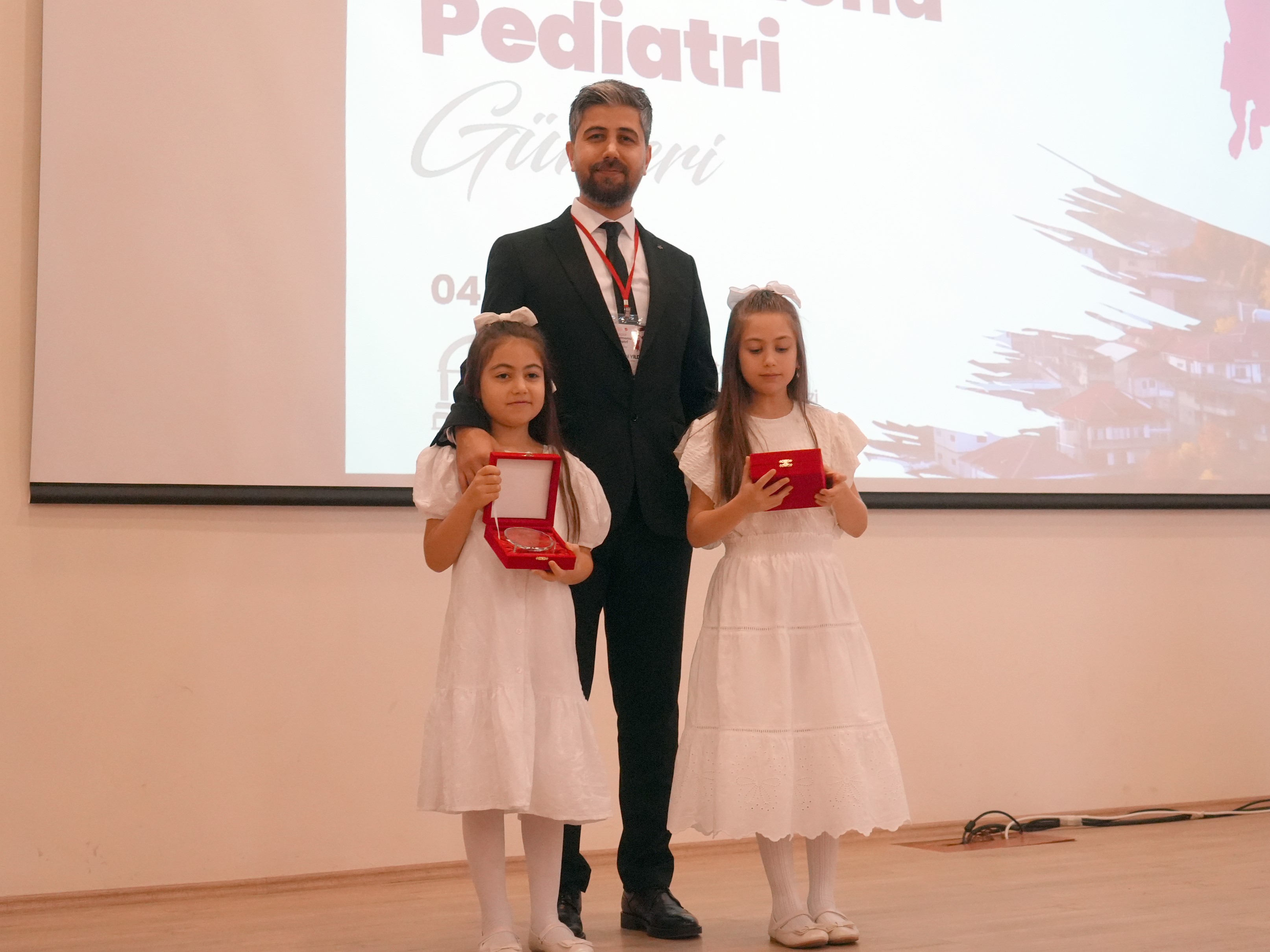 Kü'de 'Puader Kastamonu Pediatri Günleri' Başladı 16