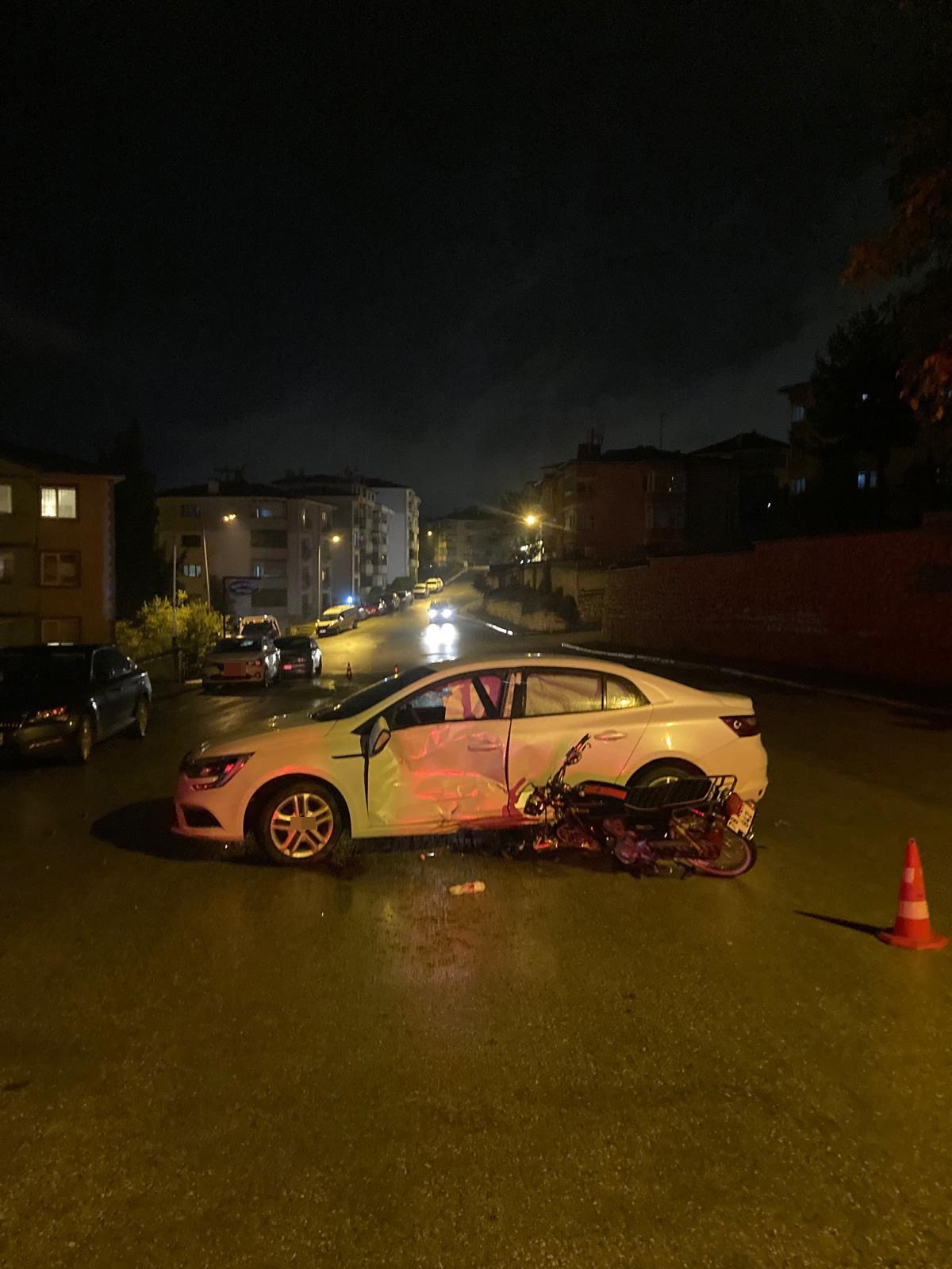 Motosiklet Ile Otomobil Çarpıştı Feci Kazada 1'I Ağır 2 Kişi Yarlandı 44