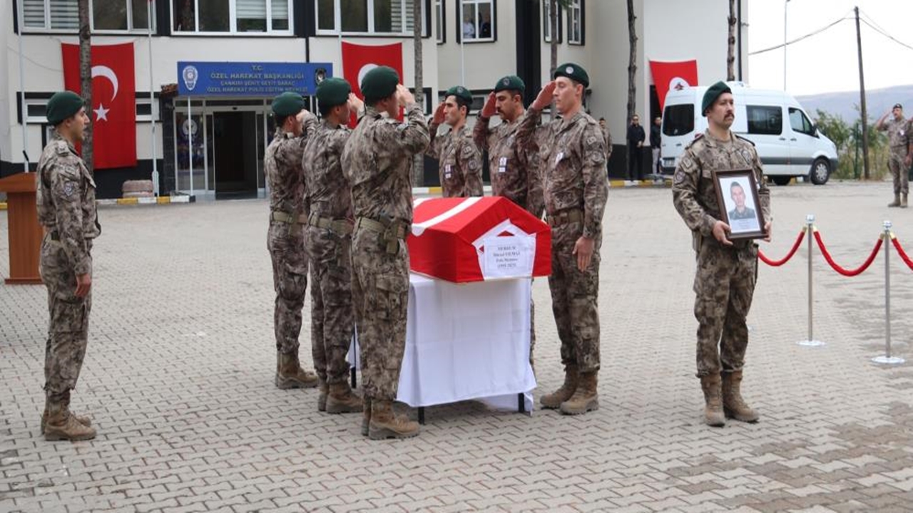 Özel Harekat Polisi Hayatını Kaybetti (5)