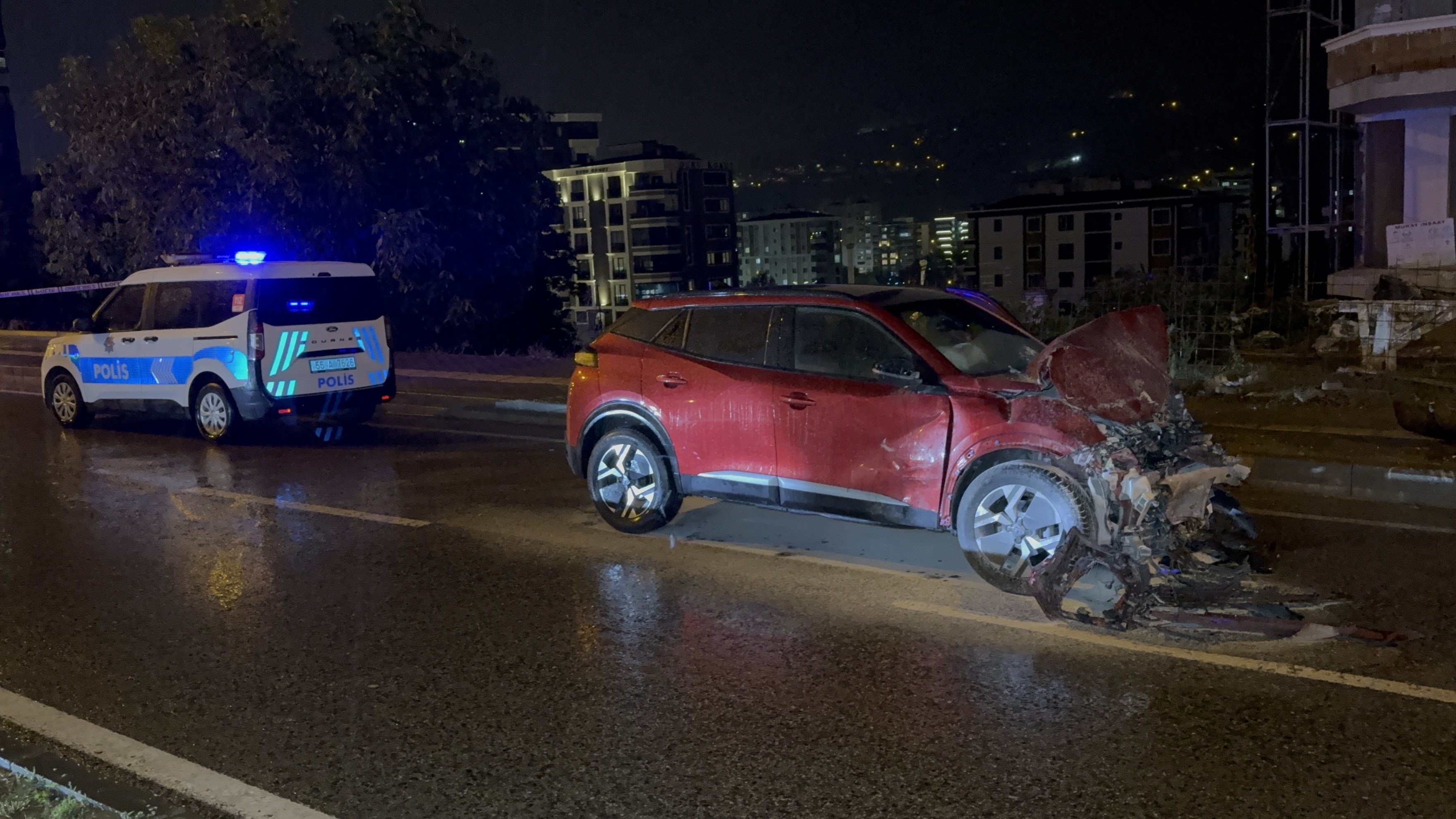 Son Dakika İki Otomobil Çarpıştı Feci Kazada 2 Ölü, 2 Yaralı Var! 2