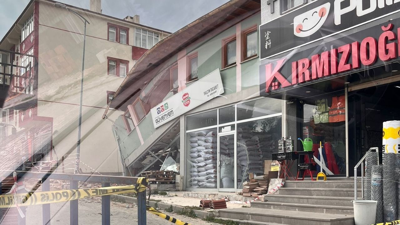 Son Dakika… Kastamonu’da Temel Kazısı Sırasında Bina Çöktü! (1)-1