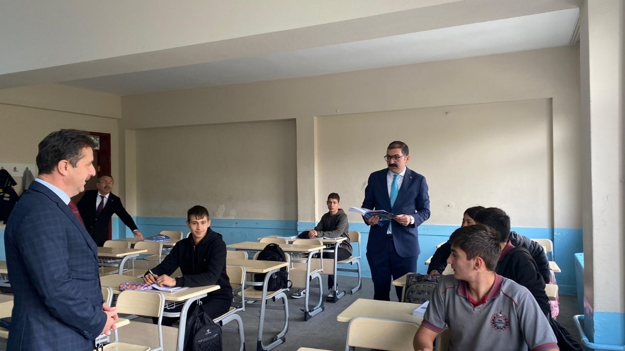 Taşköprü Kaymakamı Demirdağ, Meslek Lisesi’nde Öğrencilerle Buluştu (3)