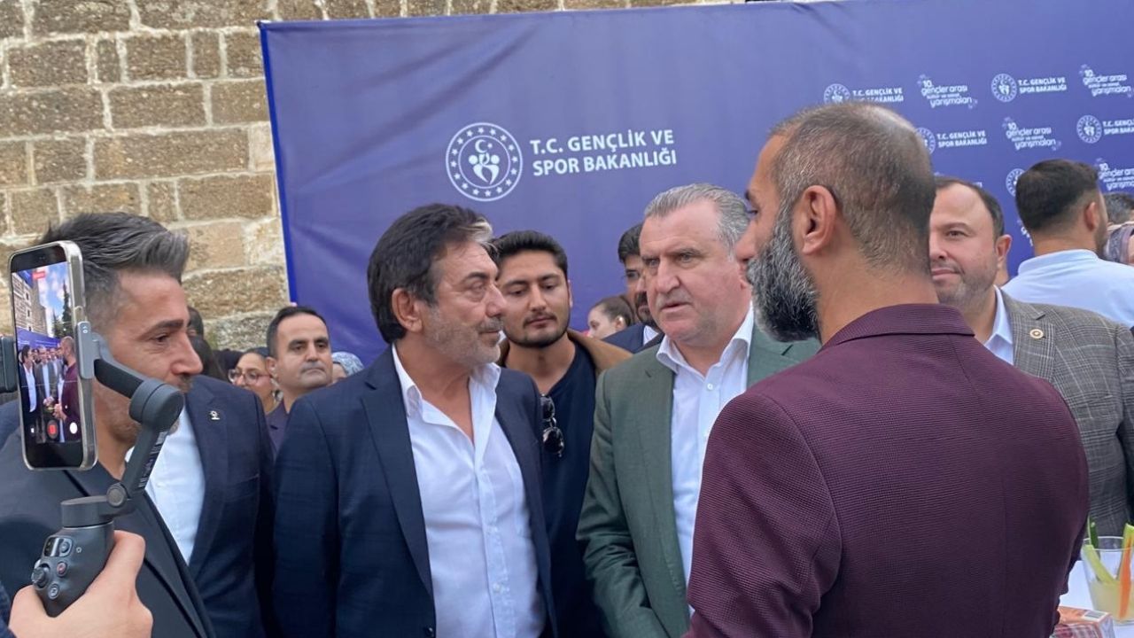 Taşköprülü Sanatçı, 2025 Türkiye Tiyatro Finalinde Genç Yeteneklerini Değerlendirdi (1)