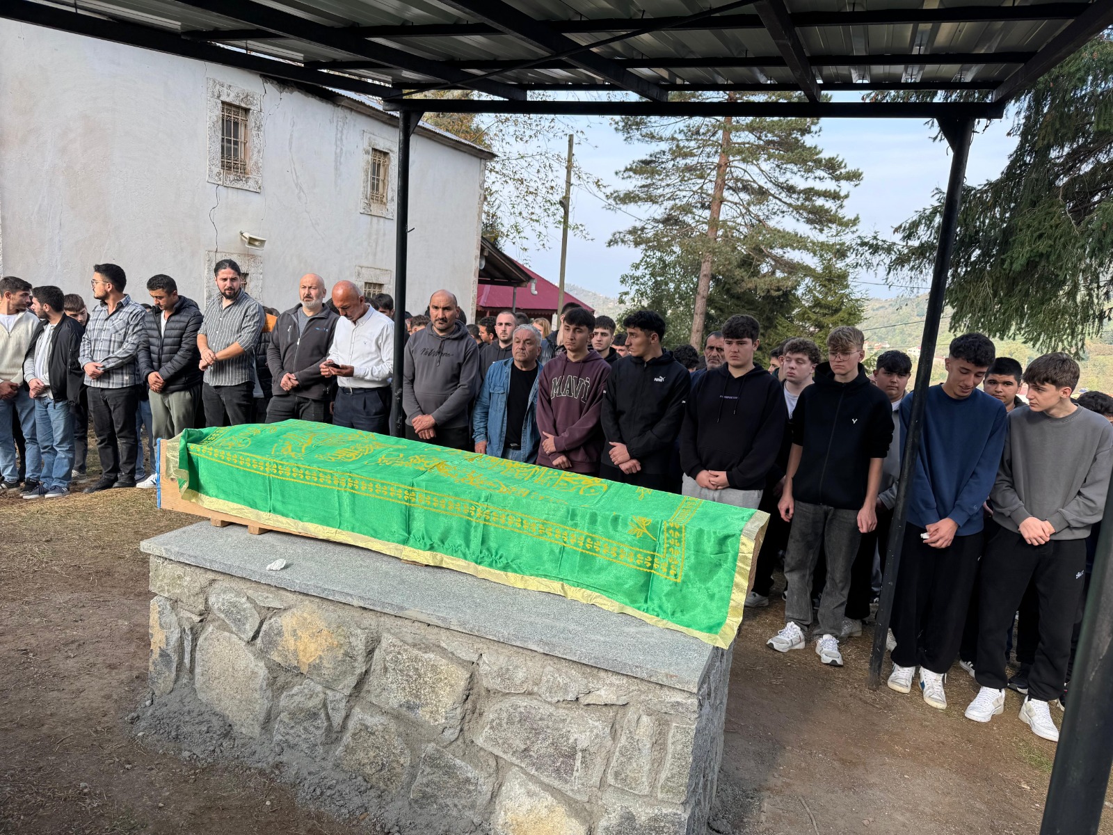 17 Yaşındaki Genç Futbolcu Son Yolculuğuna Uğurlandı 1