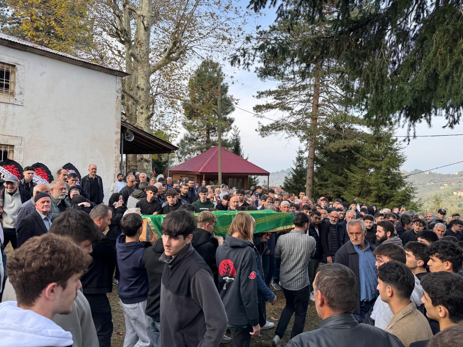 17 Yaşındaki Genç Futbolcu Son Yolculuğuna Uğurlandı 2