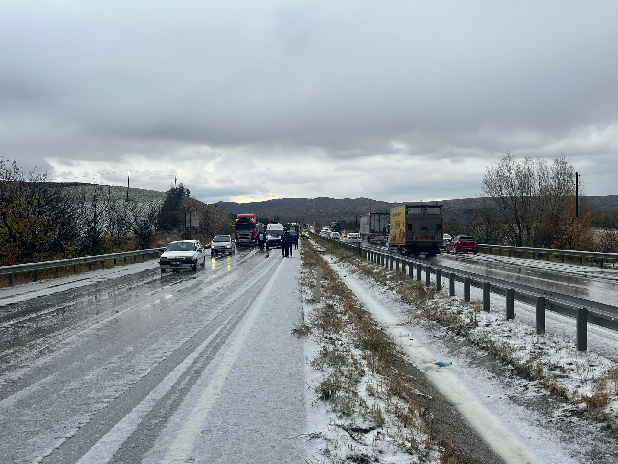 Aniden Bastıran Dolu Yağışı Kazaya Yol Açtı 10 Kişi Yaralandı 5