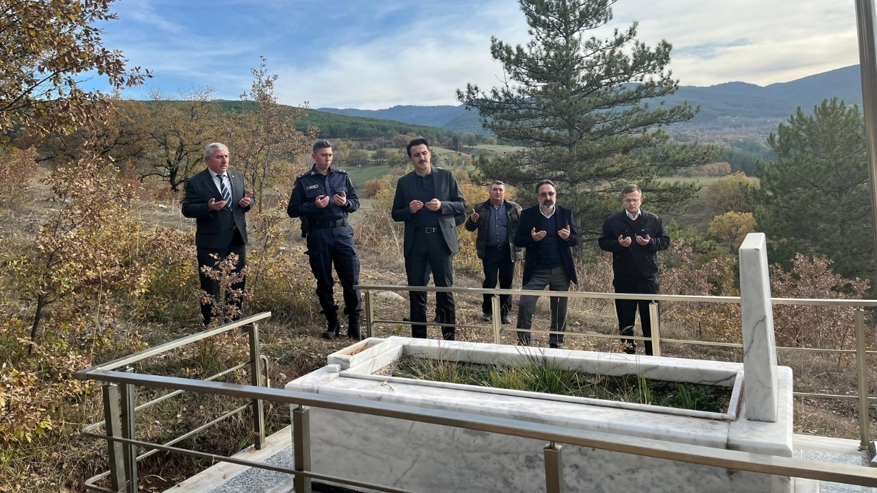 Araç’ta Şehide Vefa Şerife Özden Kalmış Dualarla Yad Edildi (3)