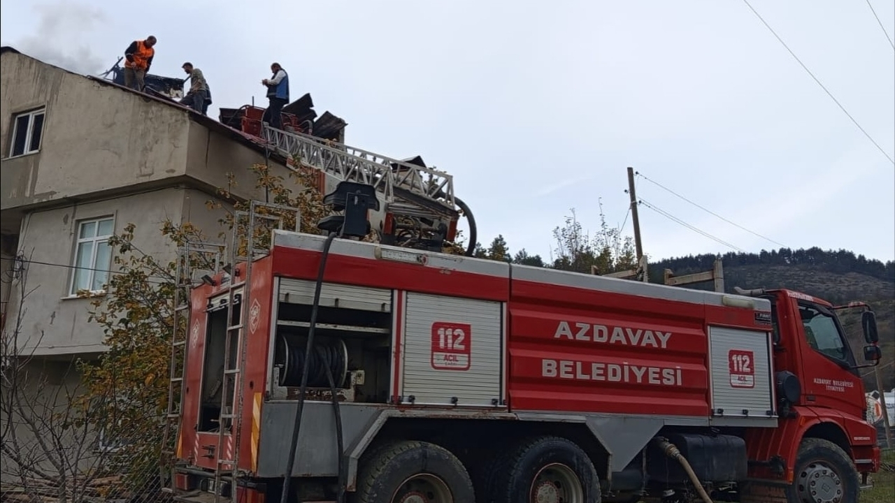 Azdavay Çatı Yangını (3)