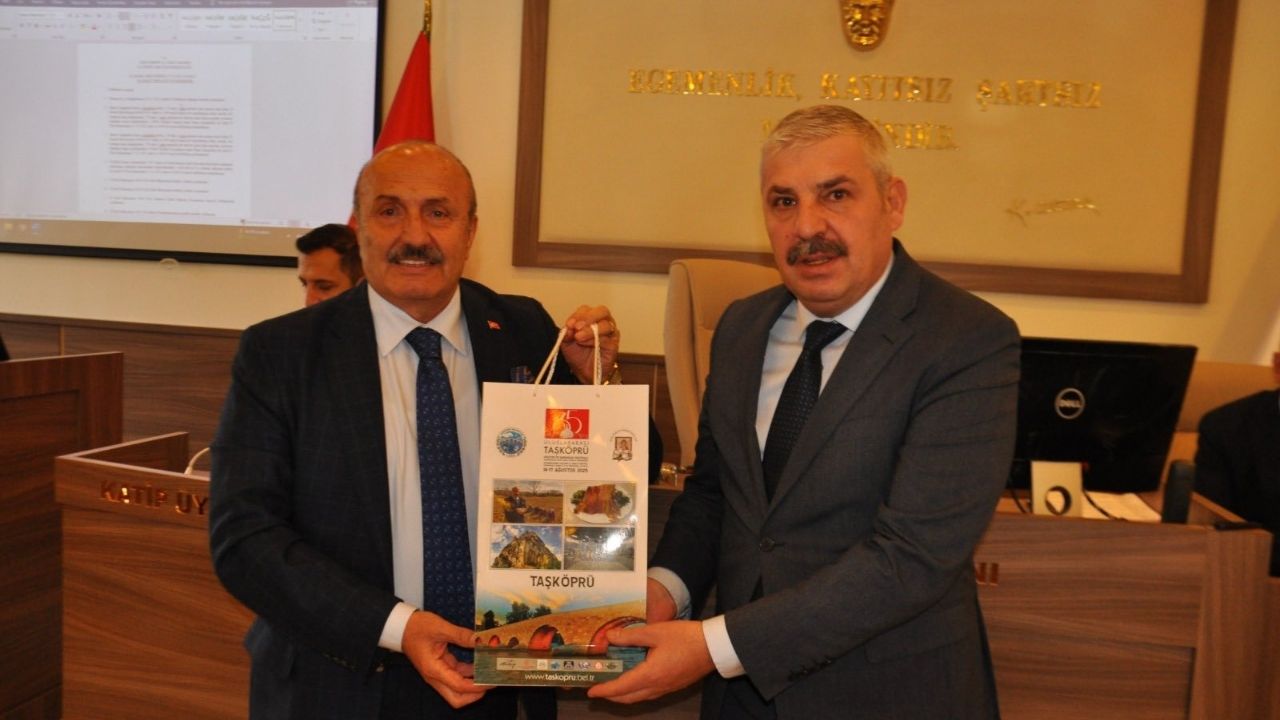 Başkan Arslan’dan Çifte Tanıtım Taşköprü Sarımsağı Ve Pompeiopolis Gündemde (1)