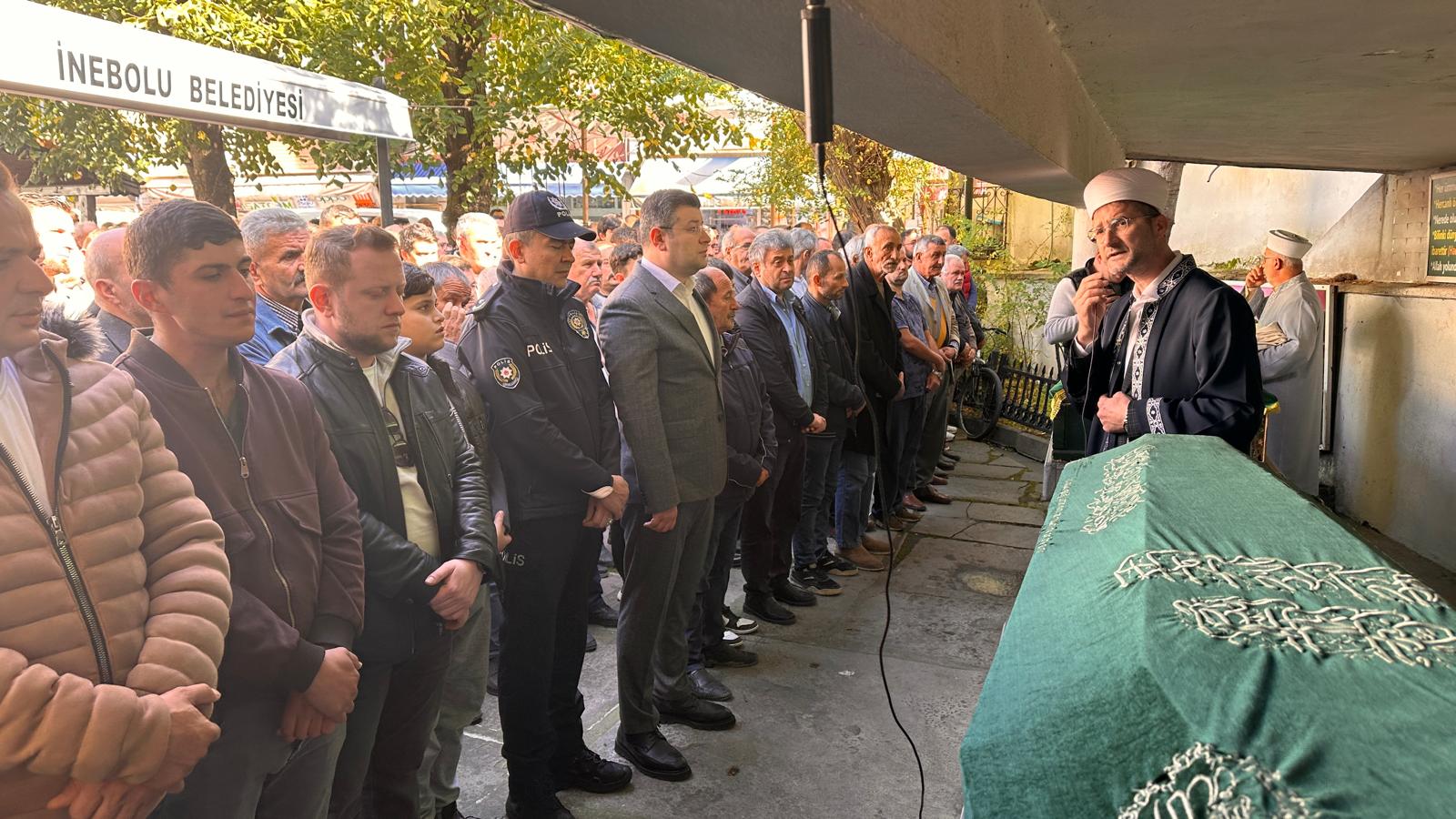 Cenaze Namazını Oğlu Kıldırdı Kastamonu'da Yaşamını Yitiren Muhtar Son Yolculuğuna Uğurlandı 22