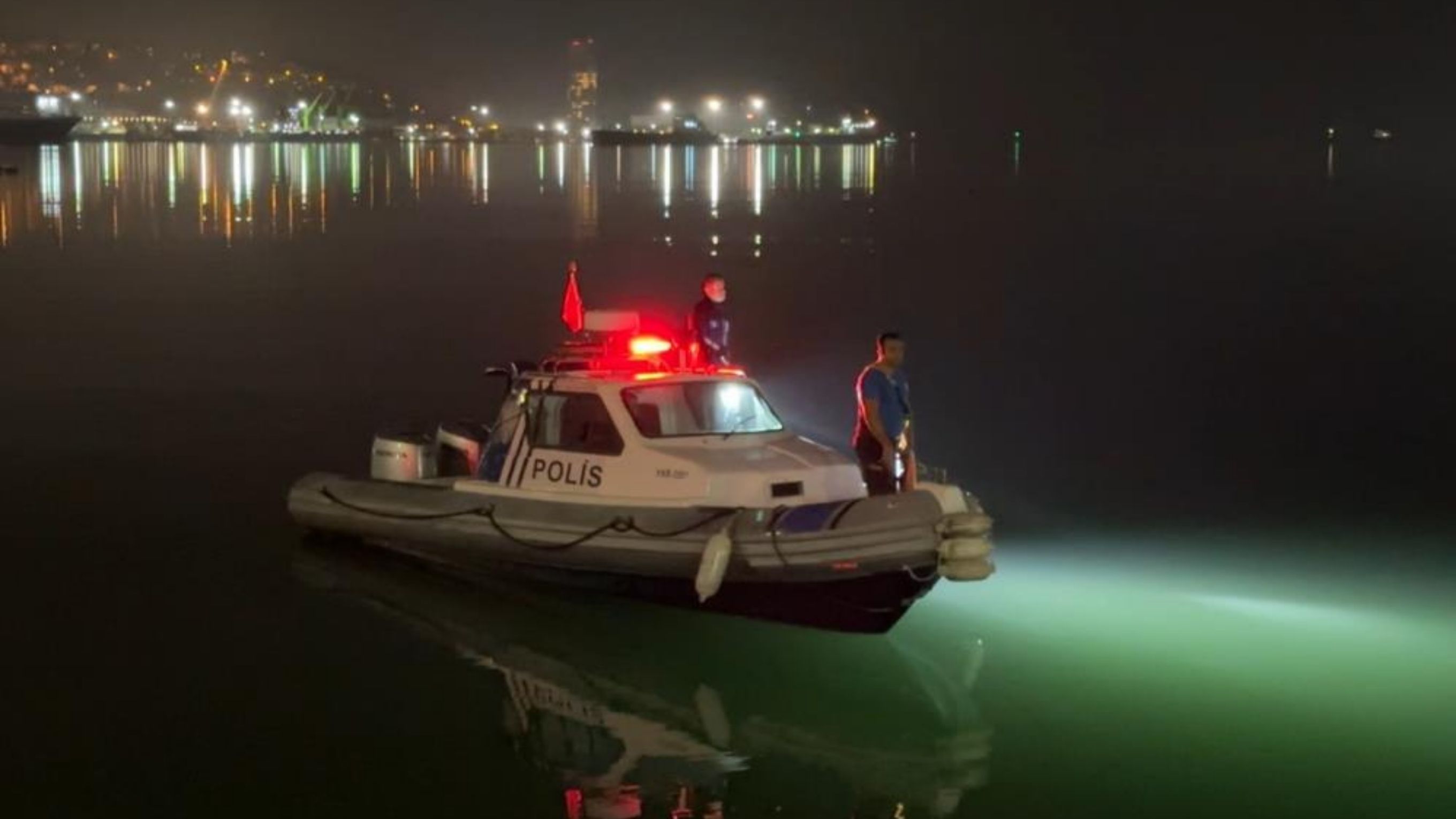 Dakikalarca Süren İkna Çabası Sonuç Verdi Anne Ve Baba Kızlarını Kurtardı (2)
