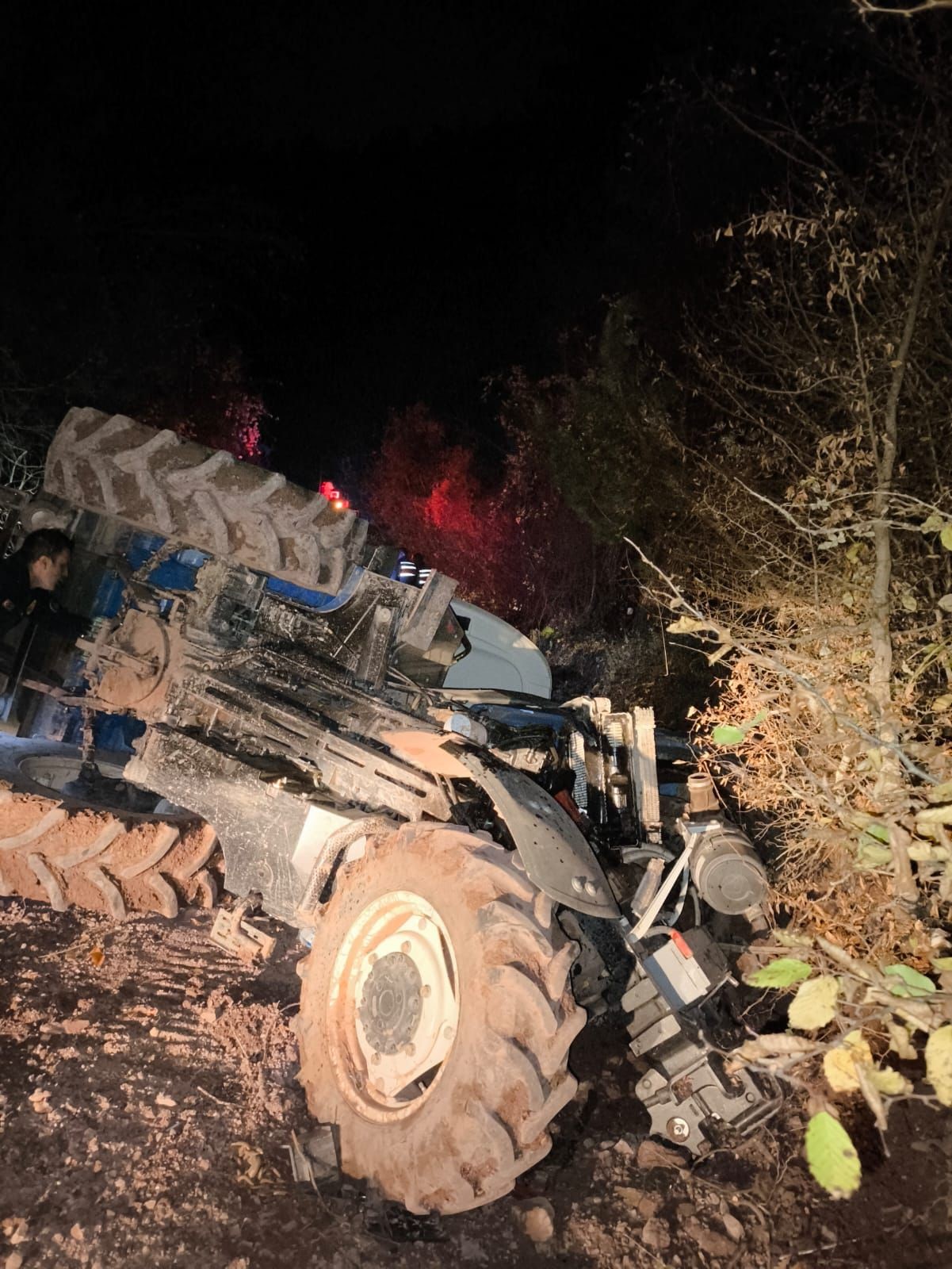 Feci Kaza! Traktör Devrildi 2 Kişi Yaralandı! 1