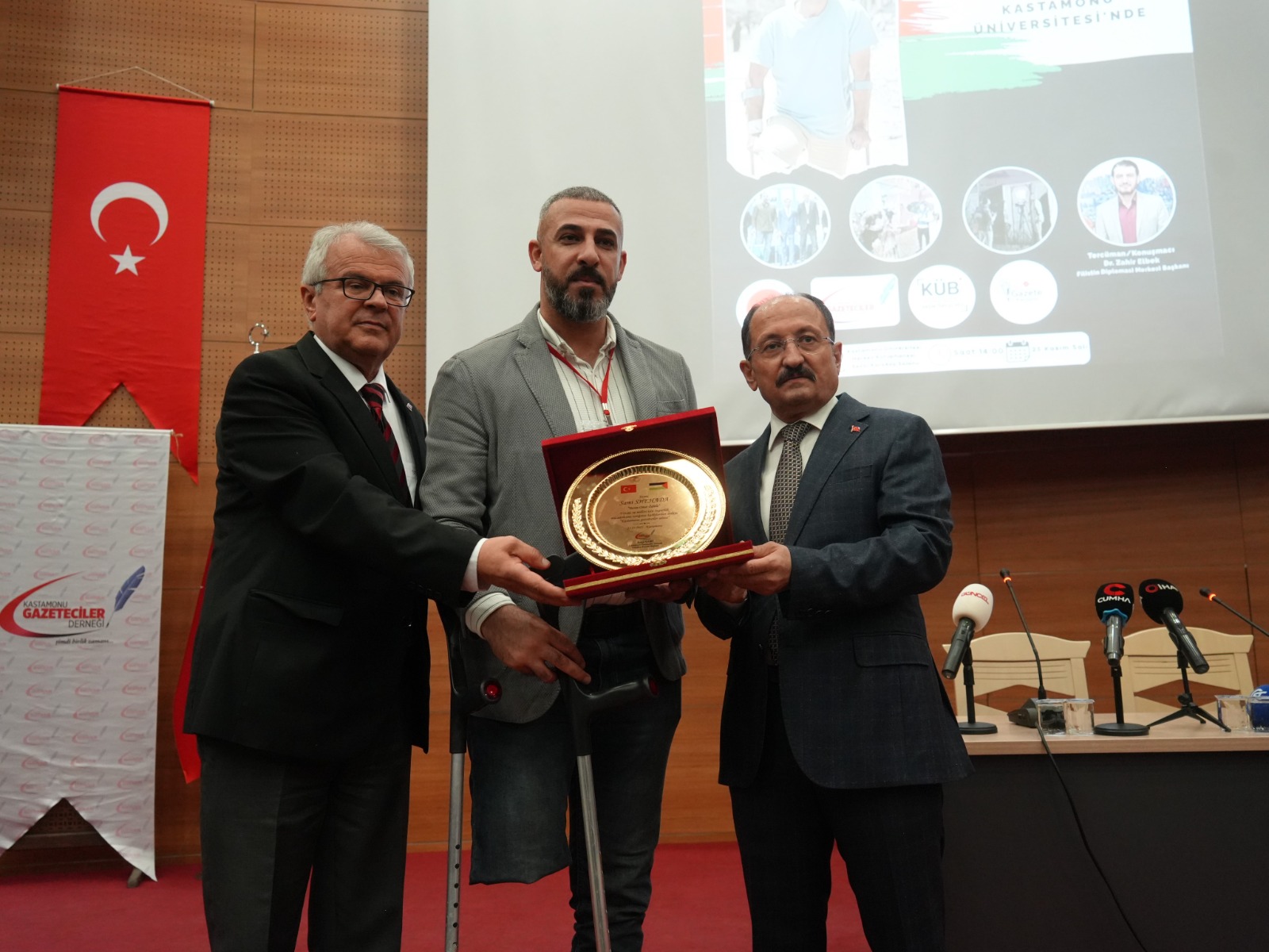 Filistinli Gazeteci Kastamonu'da İsrail Zulmünü Anlattı Ayakta Alkışlandı! 12