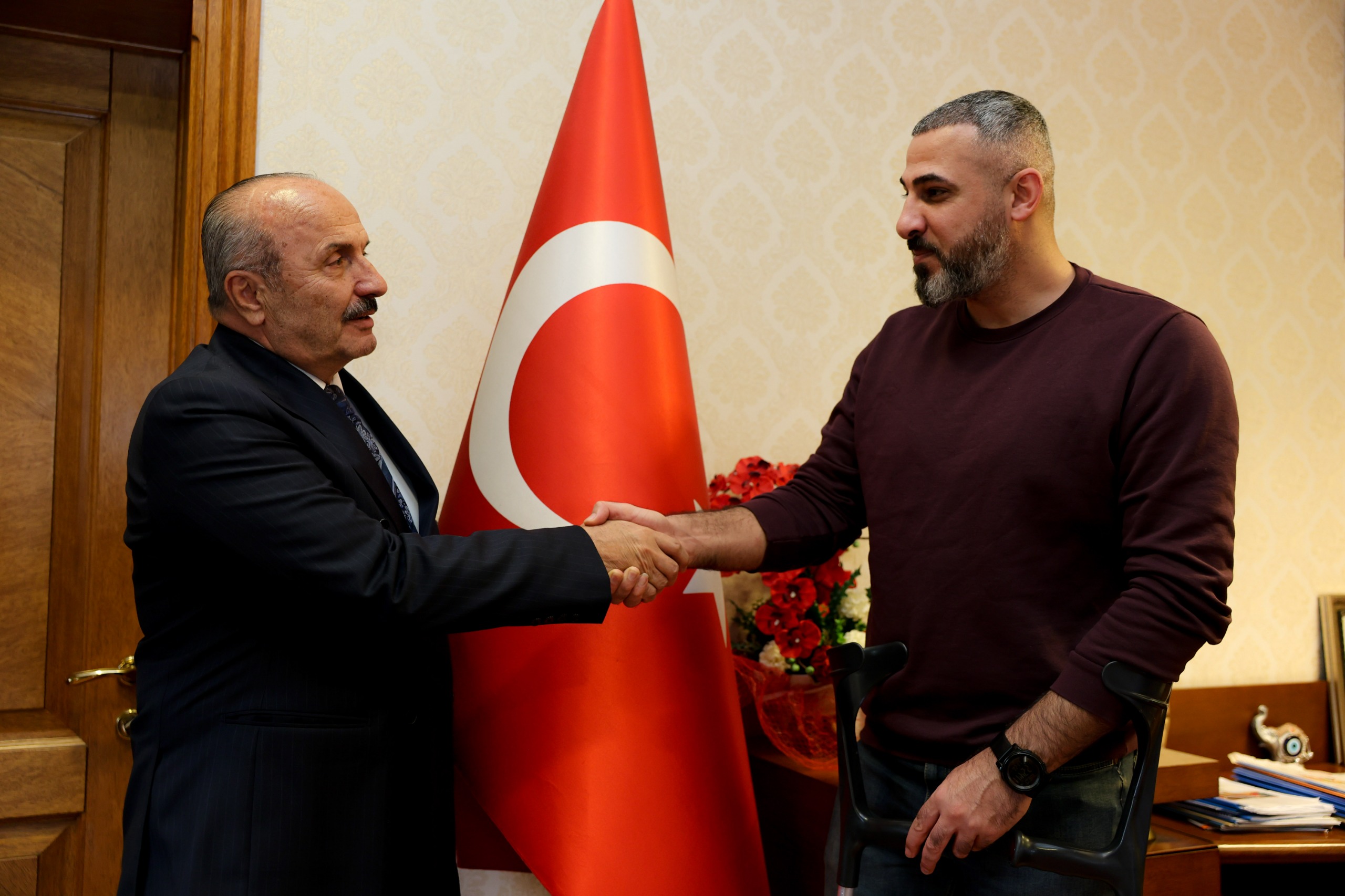 Gazze'de Bacağını Kaybeden Gazeteci Taşköprü'yü Ziyaret Etti